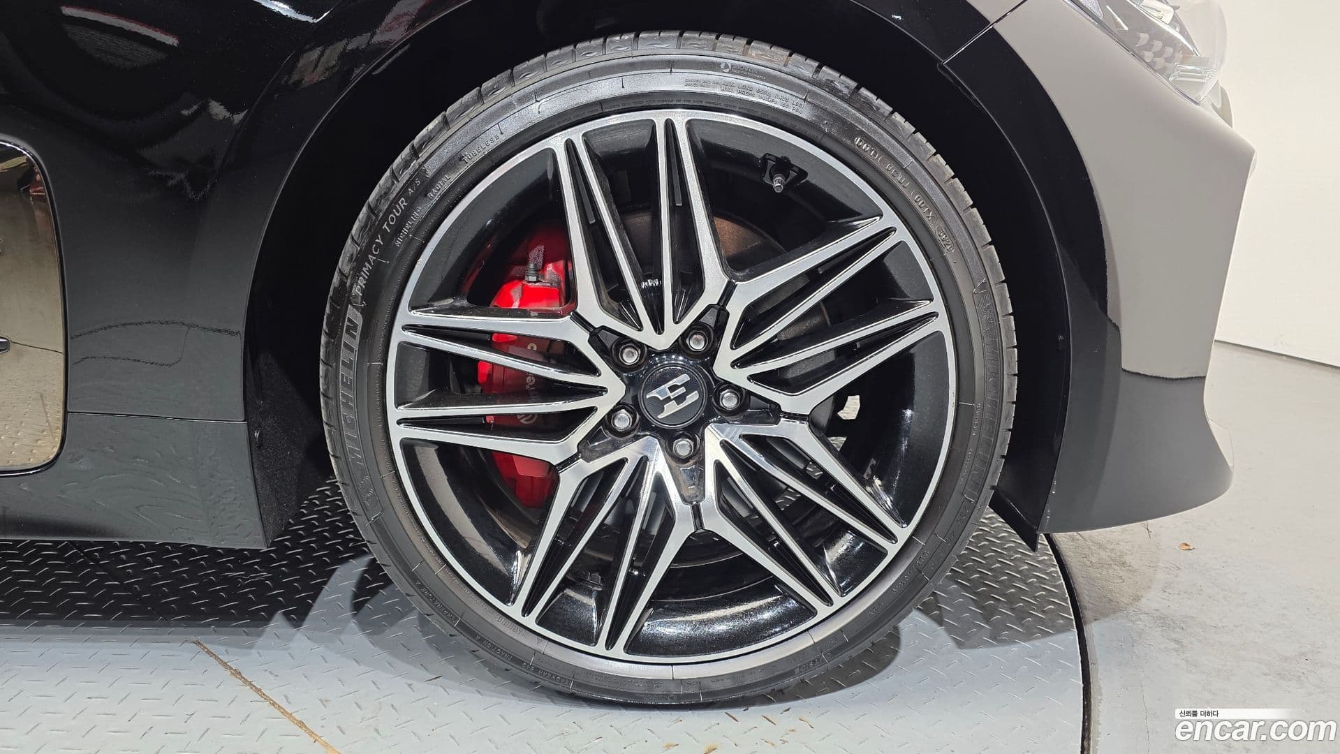 Main__Slider__Photo:Stinger Kia 2021.3-4