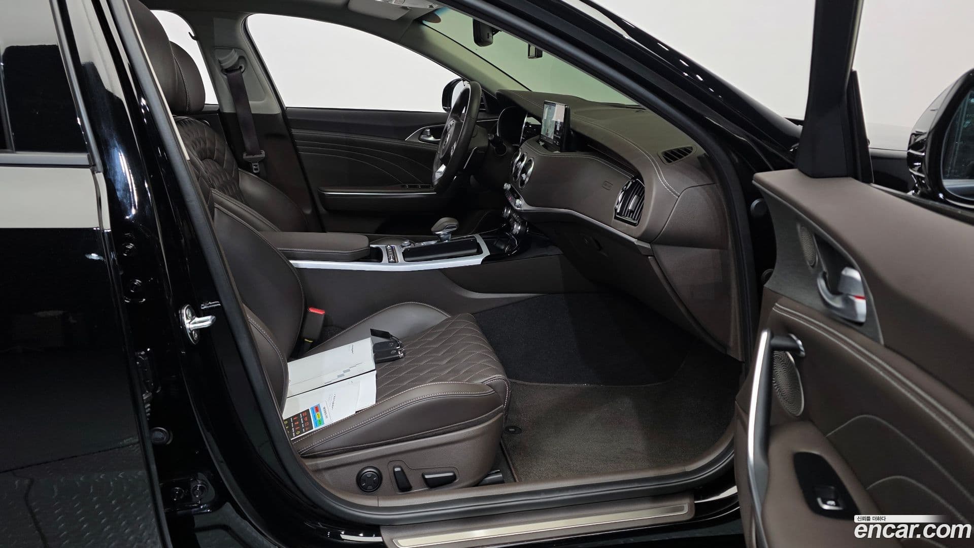 Main__Slider__Photo:Stinger Kia 2021.3-10