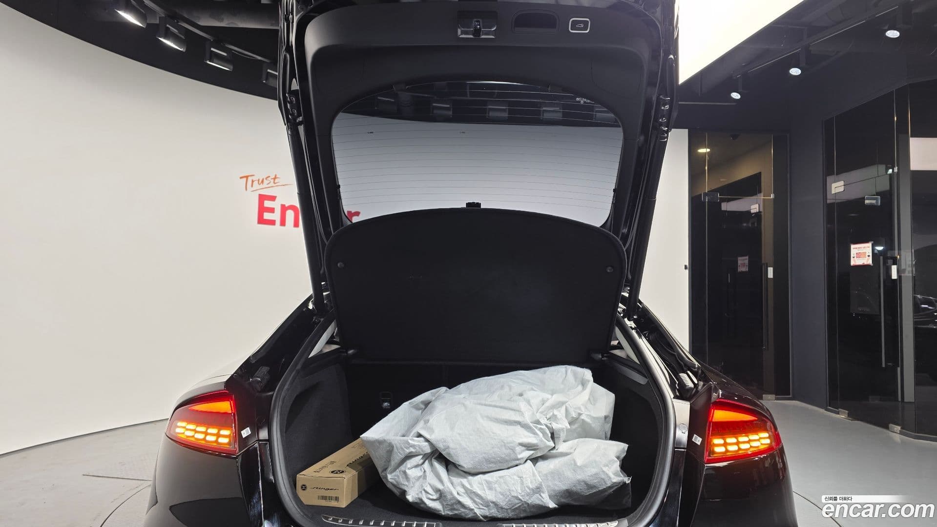 Main__Slider__Photo:Stinger Kia 2021.3-19