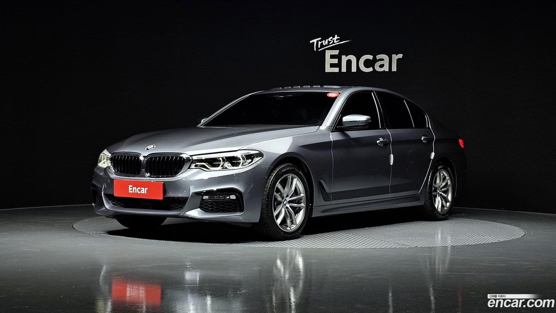 Main__Slider__Photo:5-Series BMW 2017.9-0