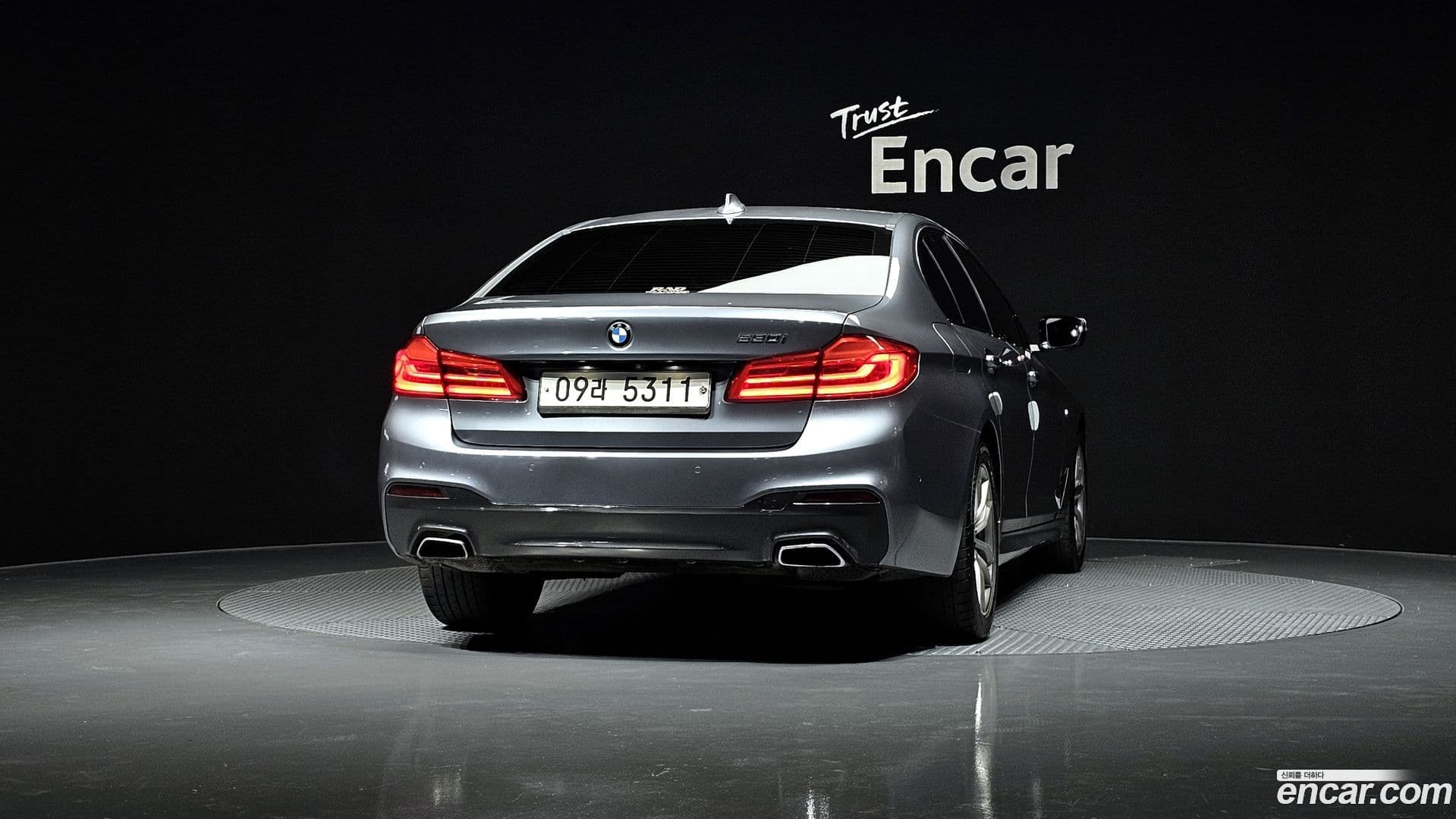 Main__Slider__Photo:5-Series BMW 2017.9-3