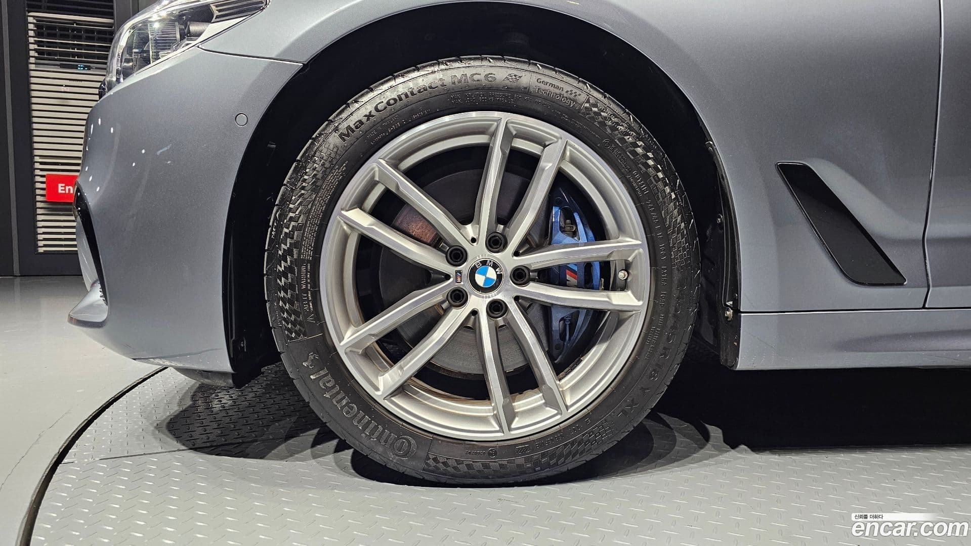 Main__Slider__Photo:5-Series BMW 2017.9-4