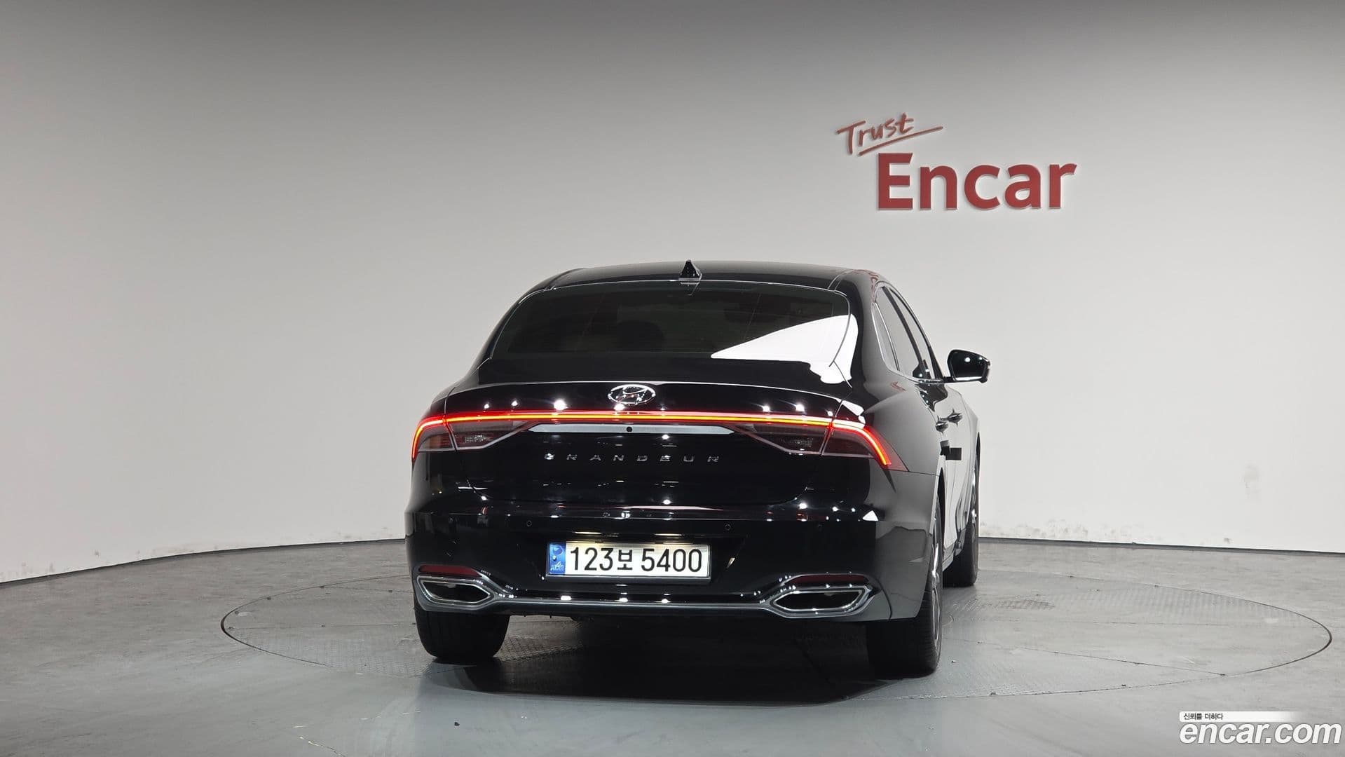 Main__Slider__Photo:Grandeur Hyundai 2022.9-3