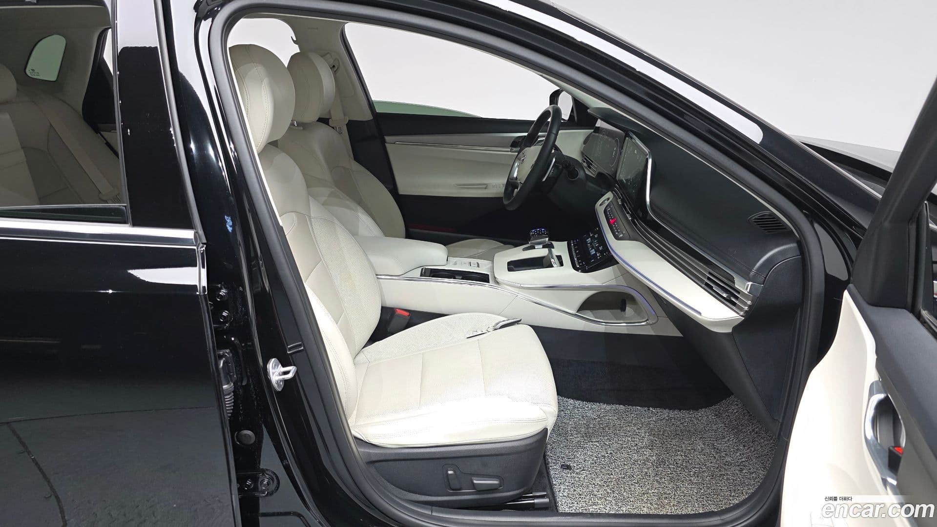 Main__Slider__Photo:Grandeur Hyundai 2022.9-9