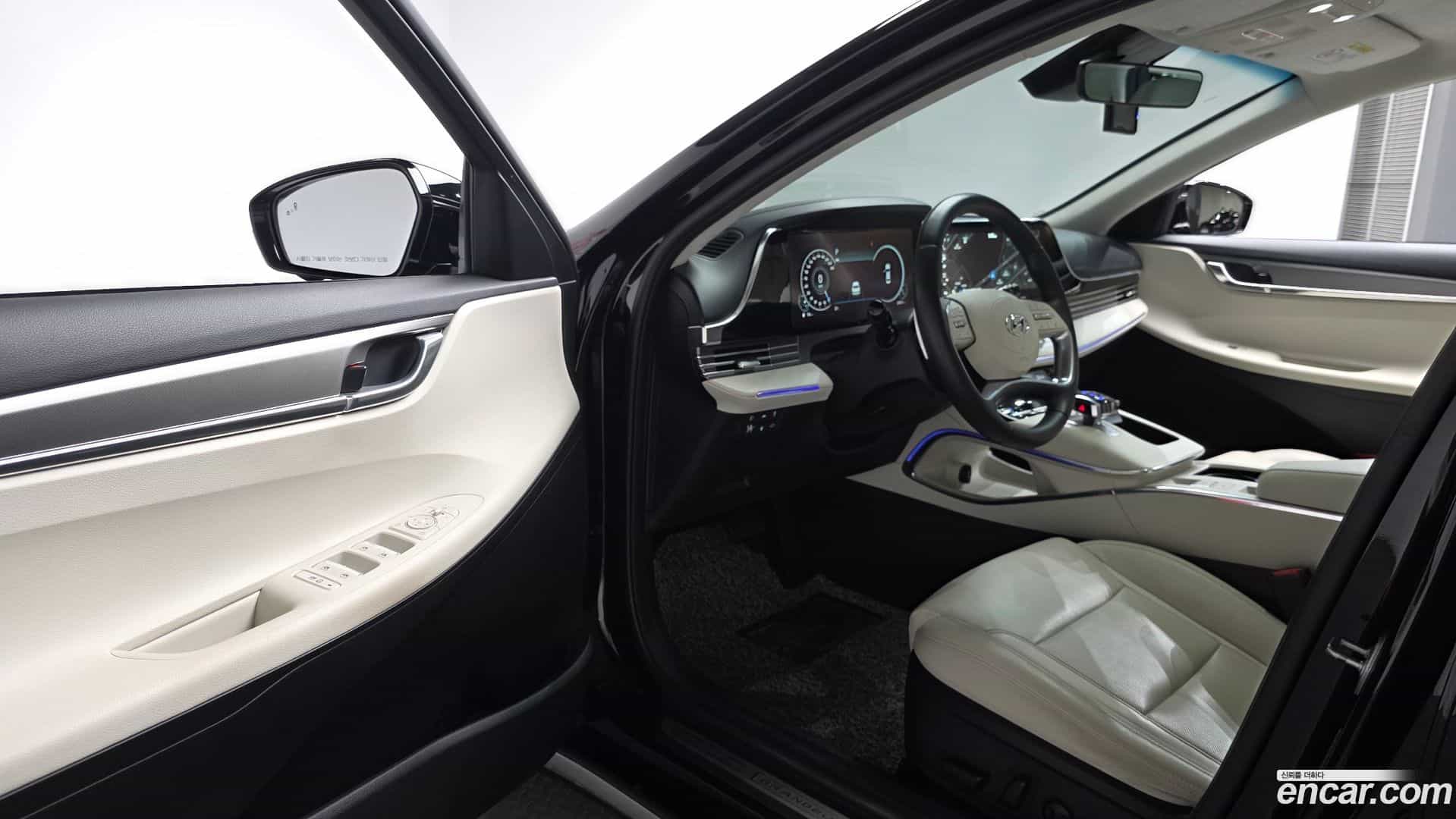 Grandeur Hyundai 2022.9-OPTION-015