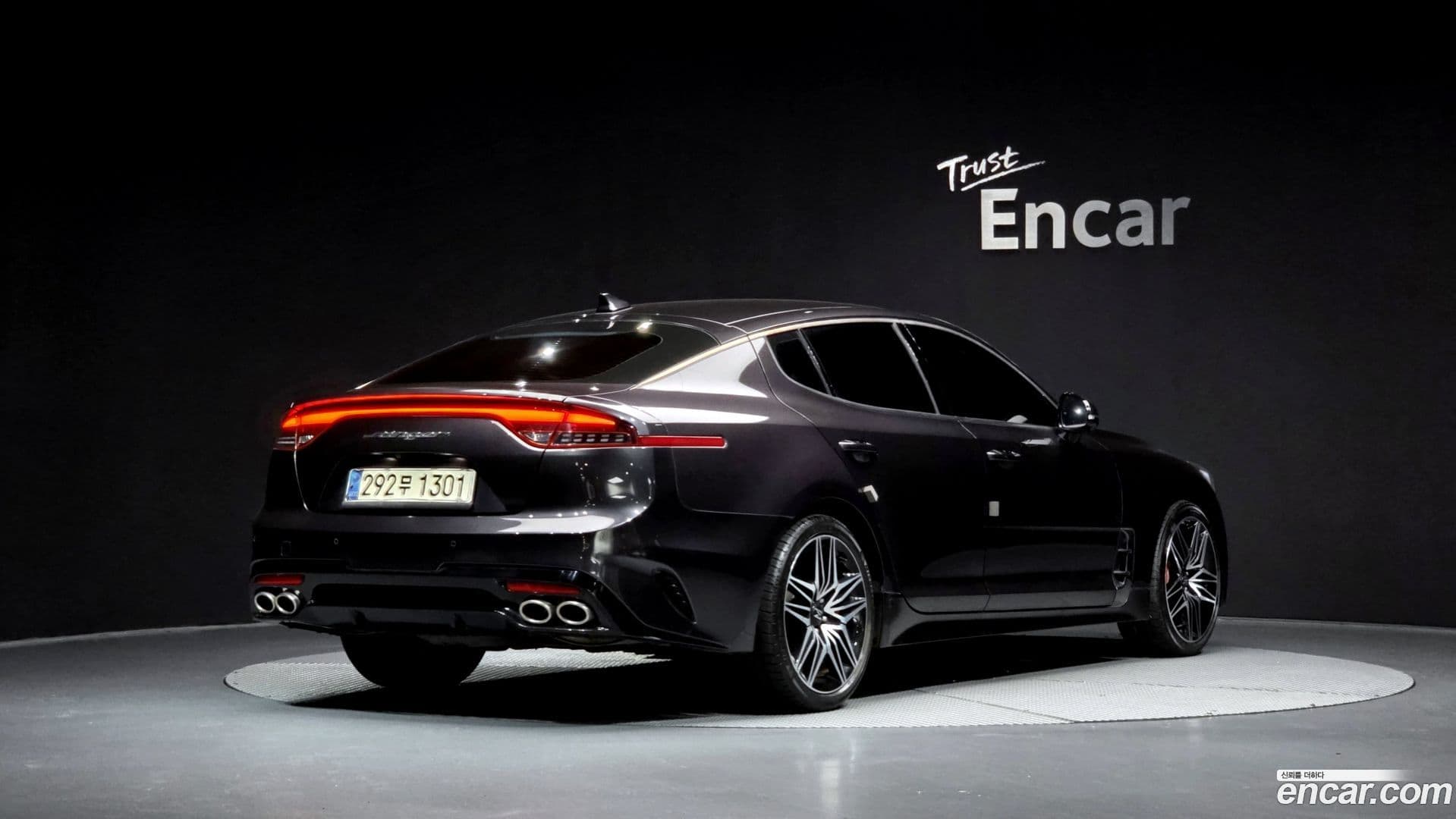 Main__Slider__Photo:Stinger Kia 2021.1-1