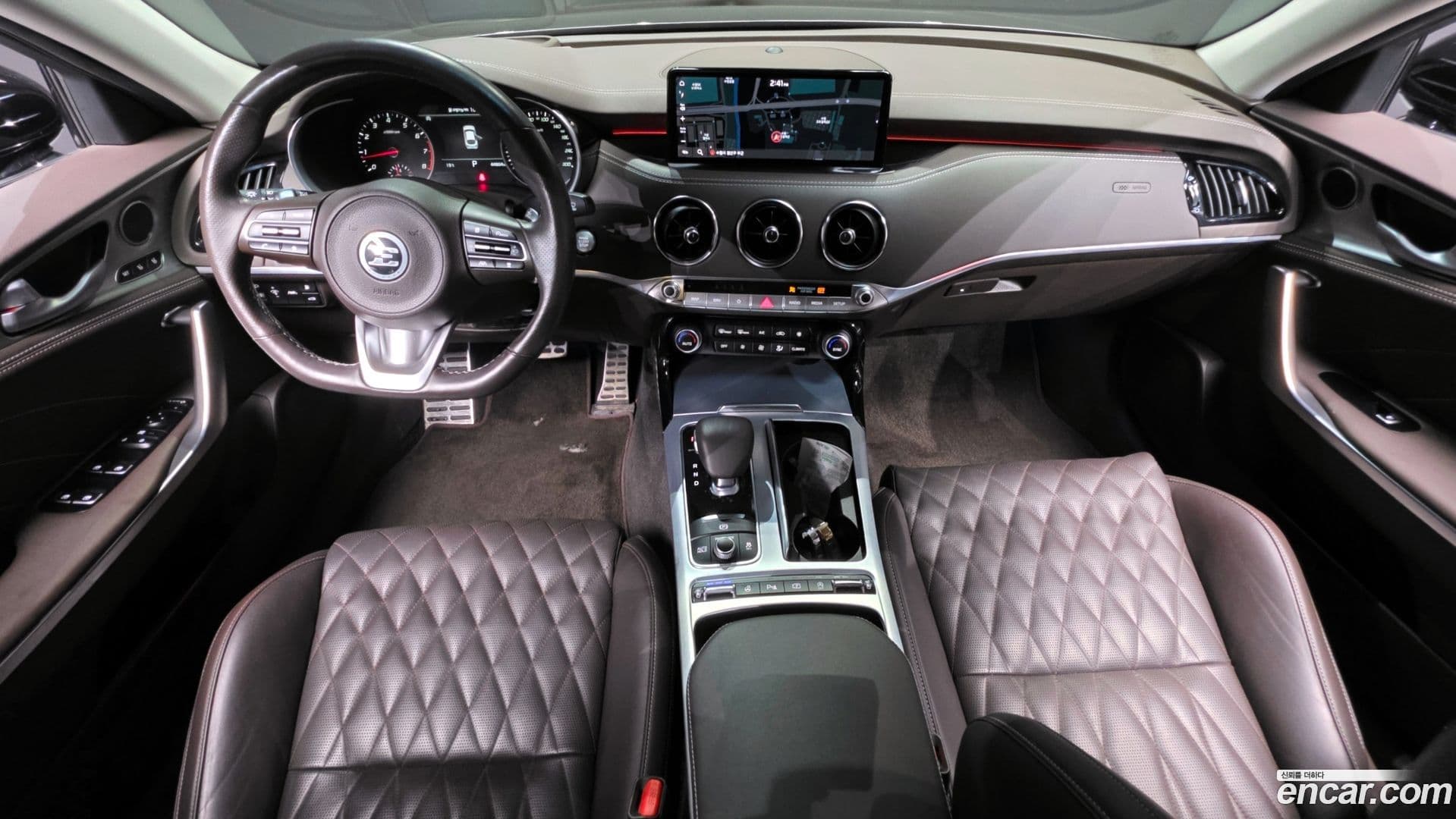 Main__Slider__Photo:Stinger Kia 2021.1-6