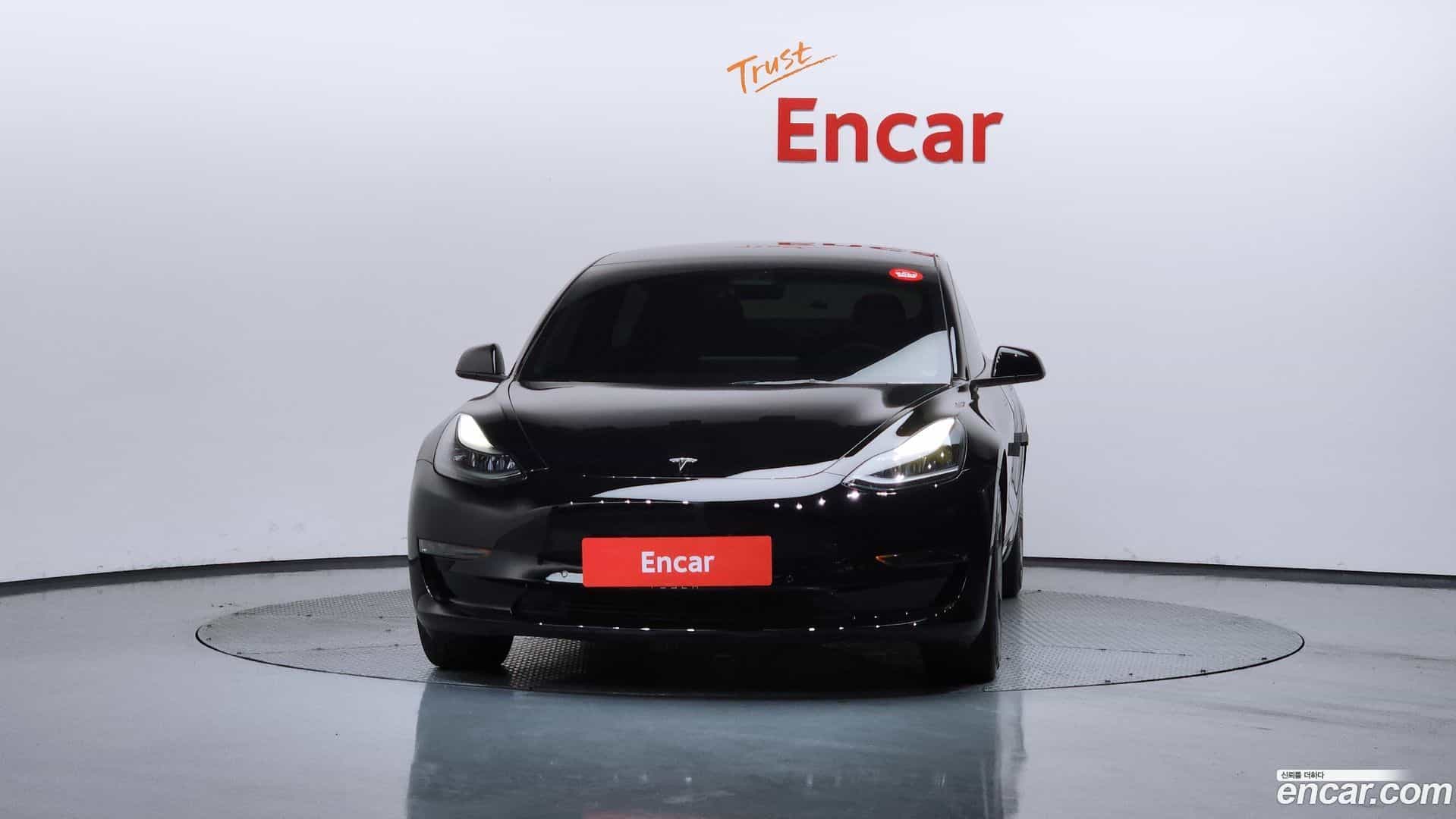 Model 3 Tesla 2022.8-OUTER-003