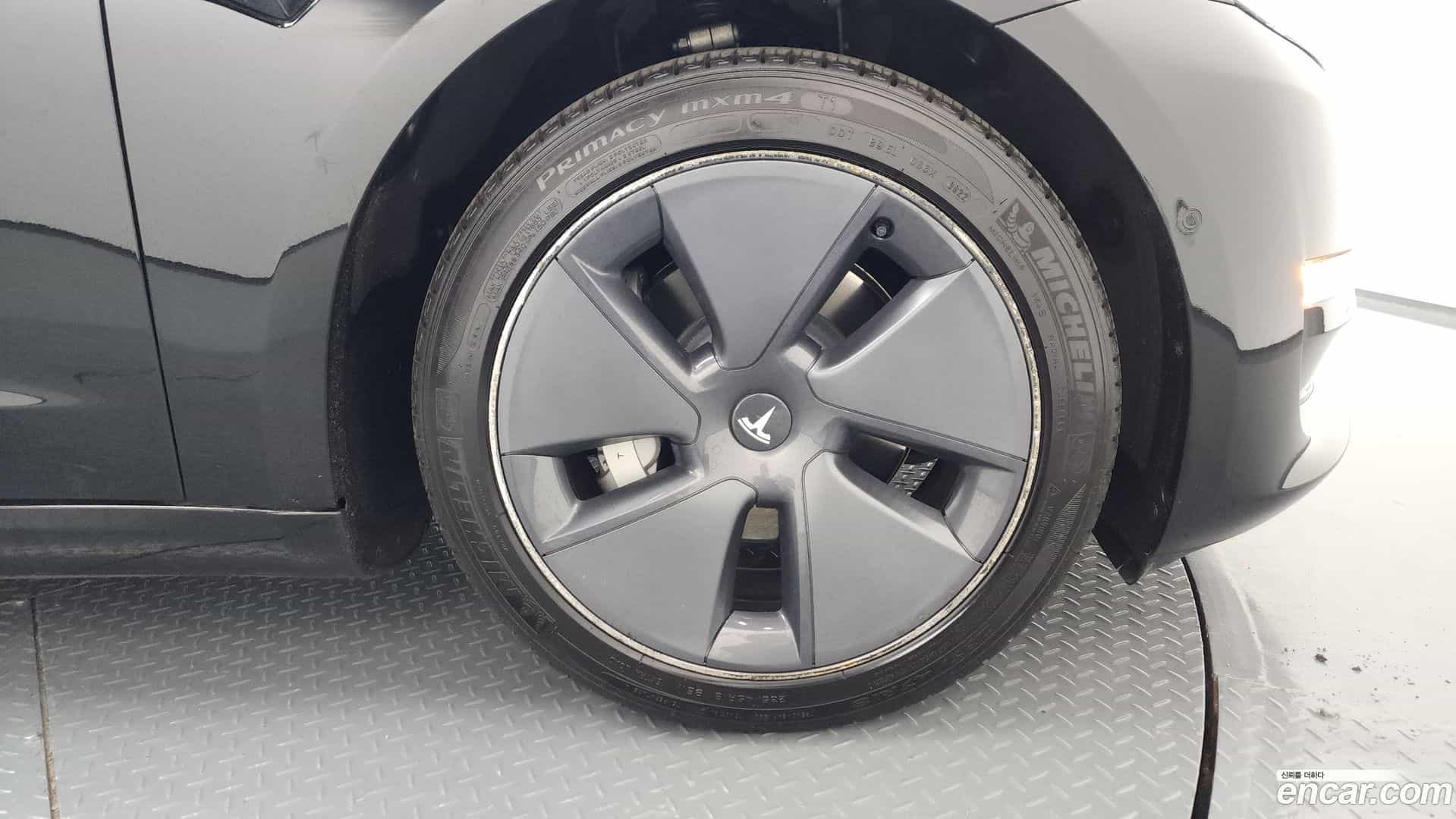 Model 3 Tesla 2022.8-OUTER-005