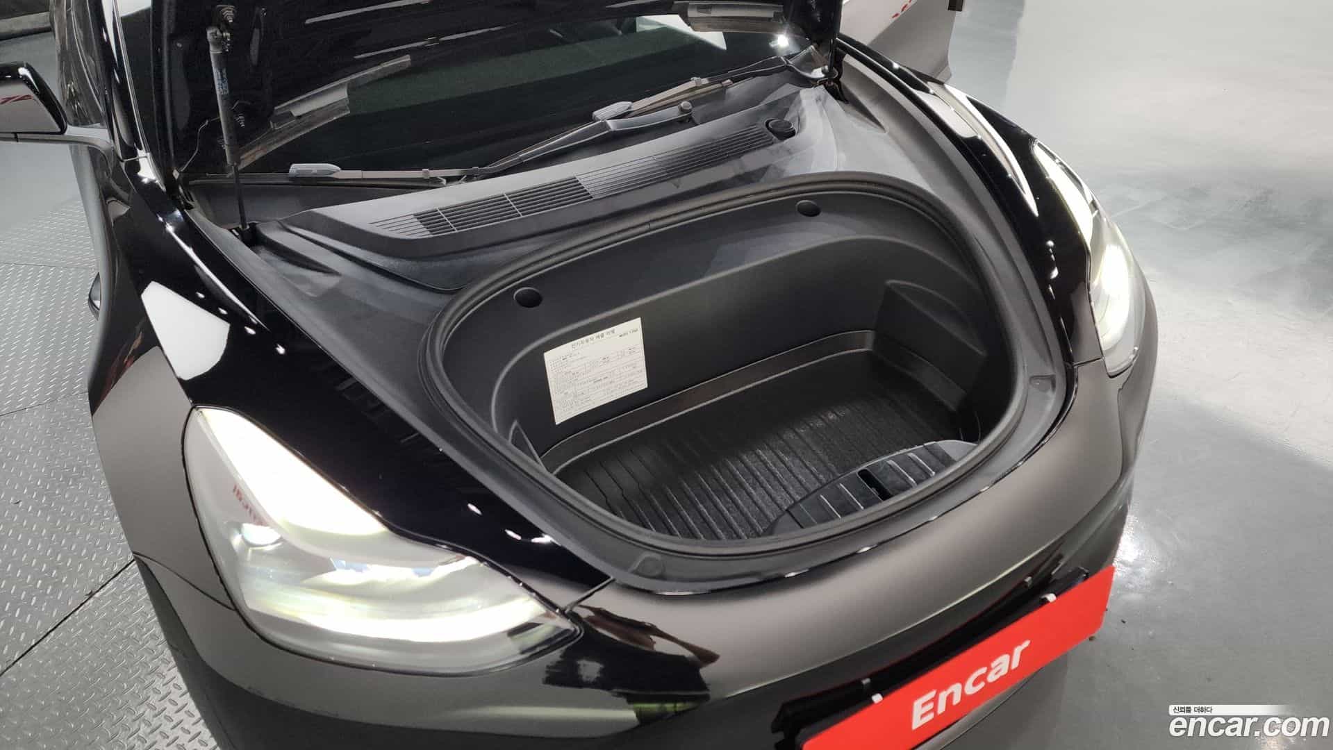 Model 3 Tesla 2022.8-OUTER-006