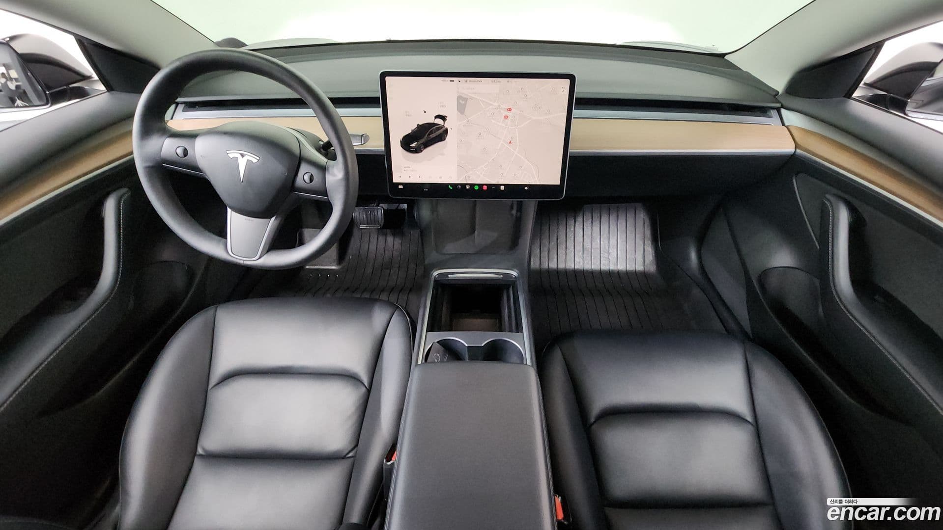 Main__Slider__Photo:Model 3 Tesla 2022.8-6