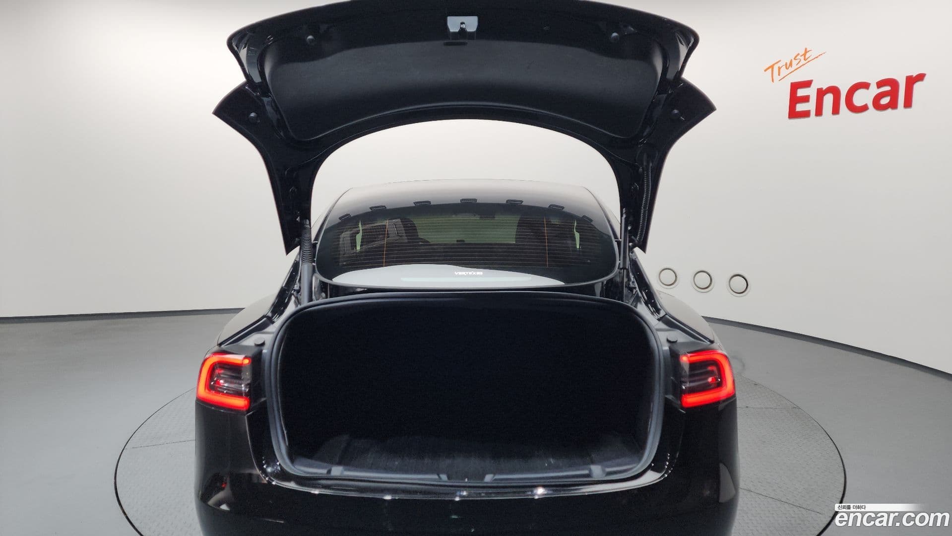 Main__Slider__Photo:Model 3 Tesla 2022.8-19