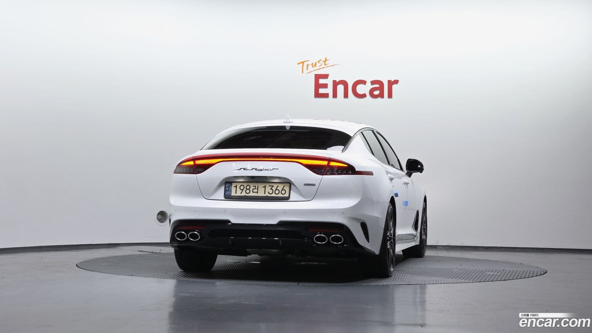 Main__Slider__Photo:Stinger Kia 2021.5-3