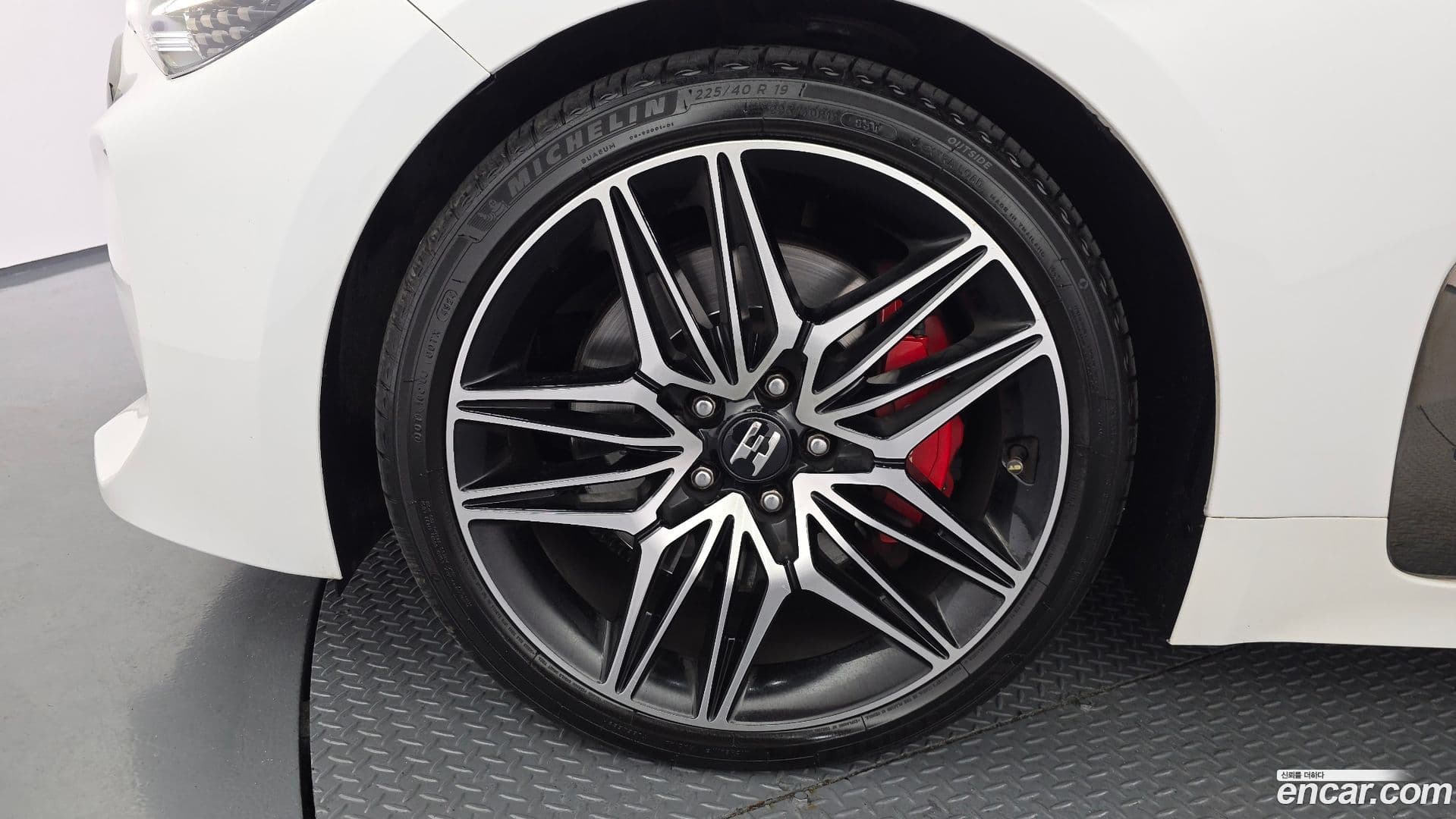 Main__Slider__Photo:Stinger Kia 2021.5-4