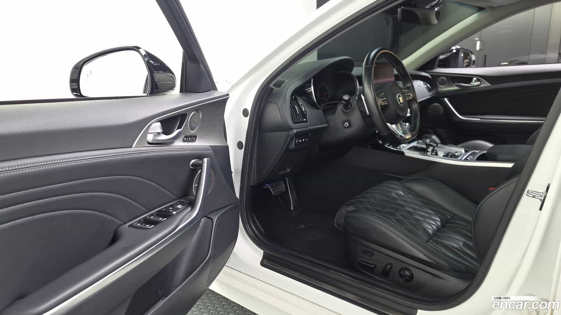 Stinger Kia 2021.5-INNER-010