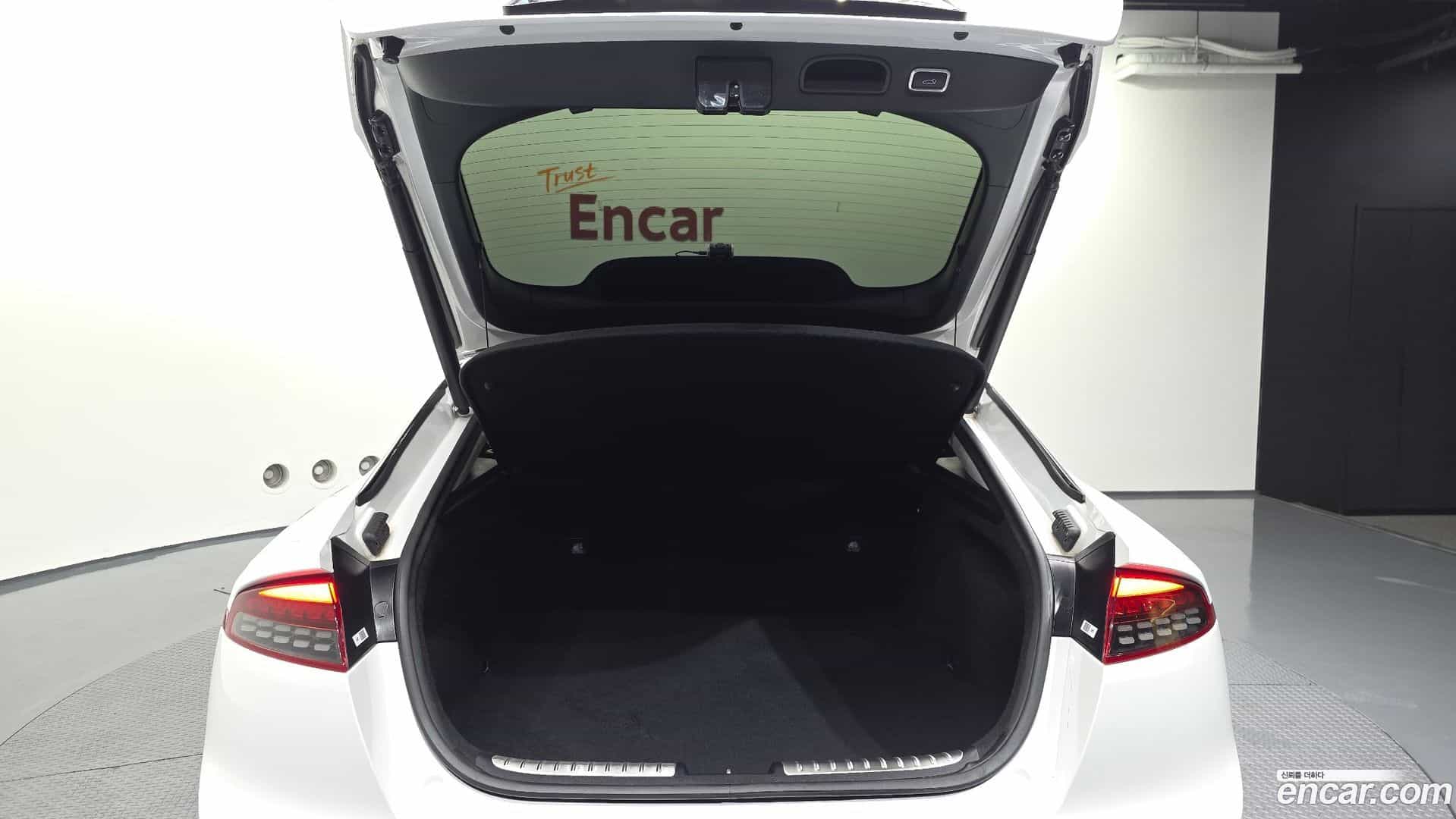 Stinger Kia 2021.5-OPTION-024