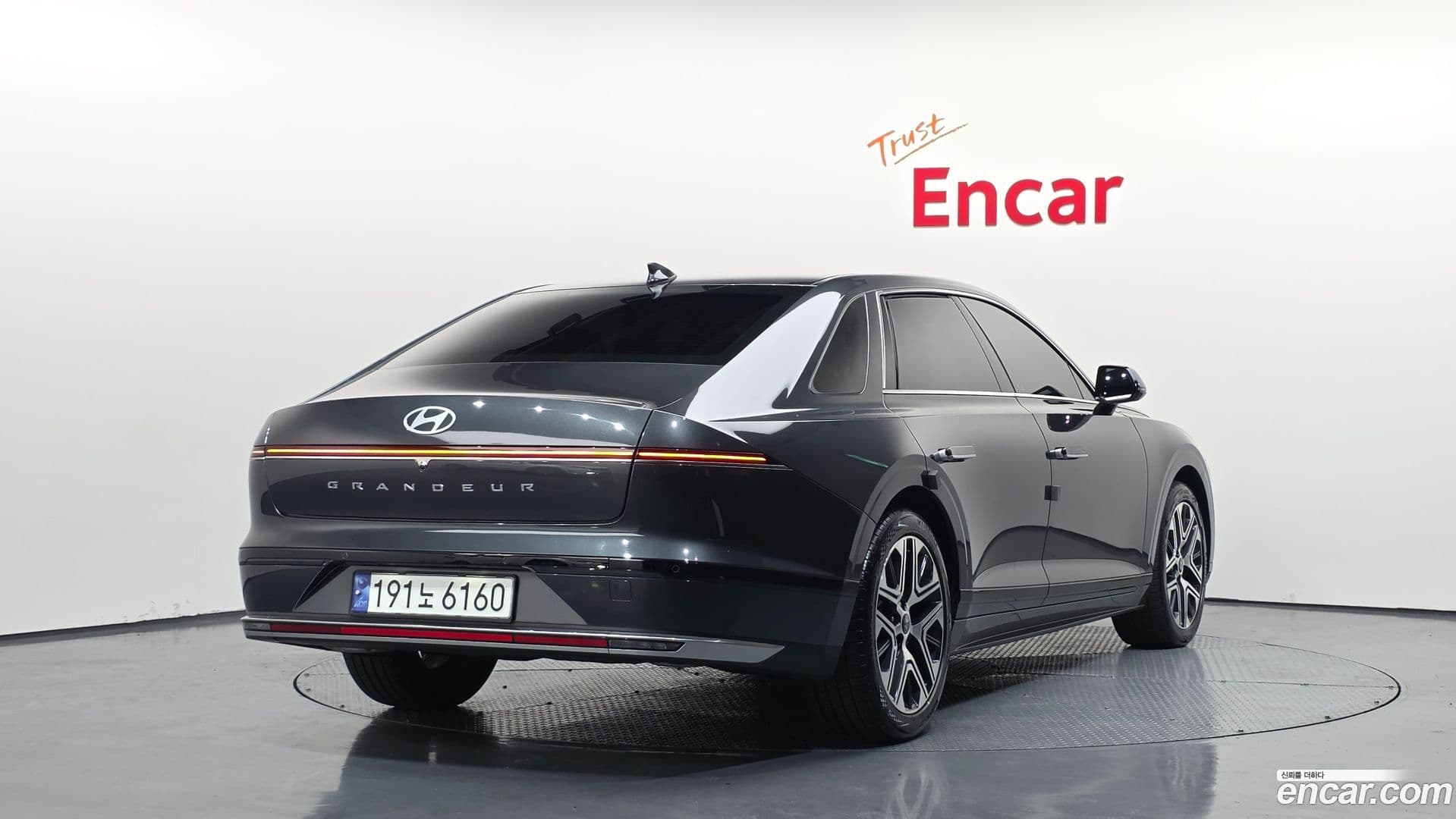 Main__Slider__Photo:Grandeur Hyundai 2023.9-1