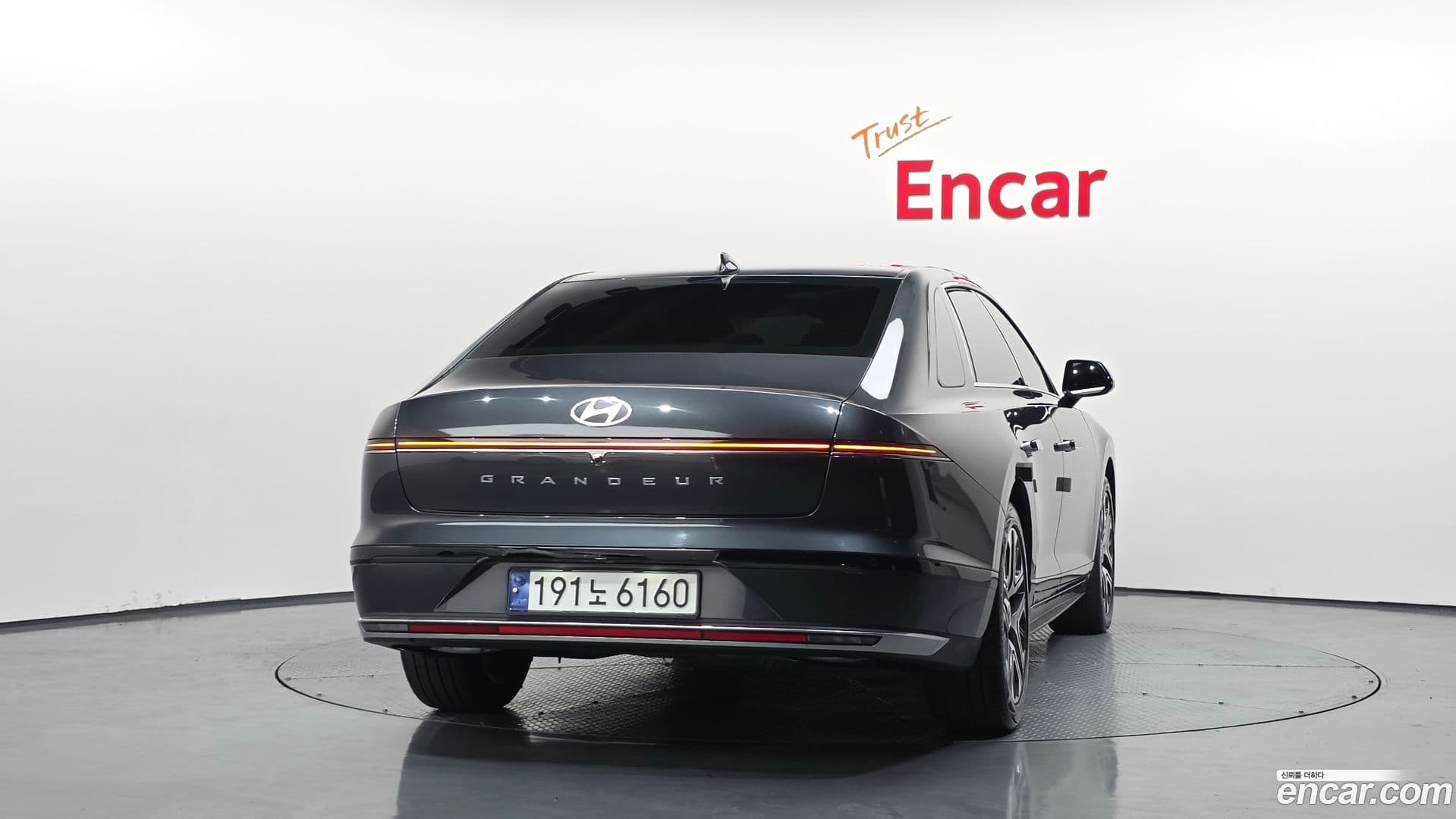 Main__Slider__Photo:Grandeur Hyundai 2023.9-3