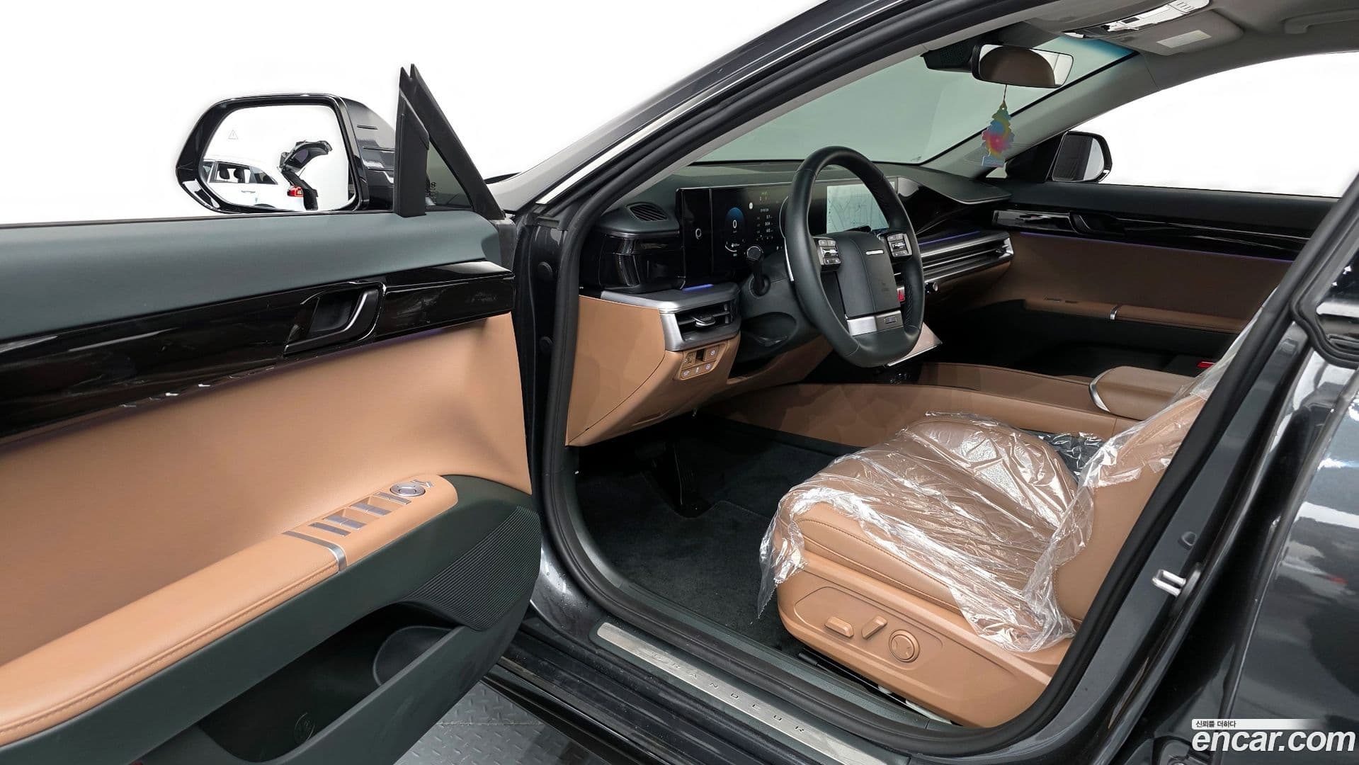 Main__Slider__Photo:Grandeur Hyundai 2023.9-9