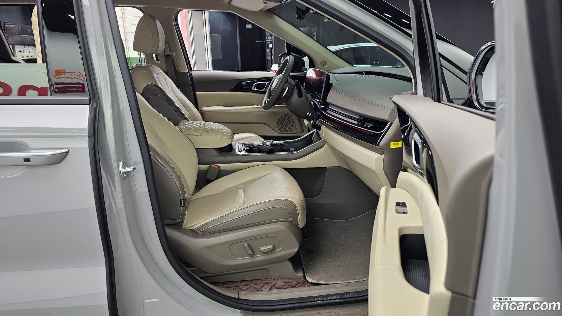 Main__Slider__Photo:Canival Kia 2024.6-10