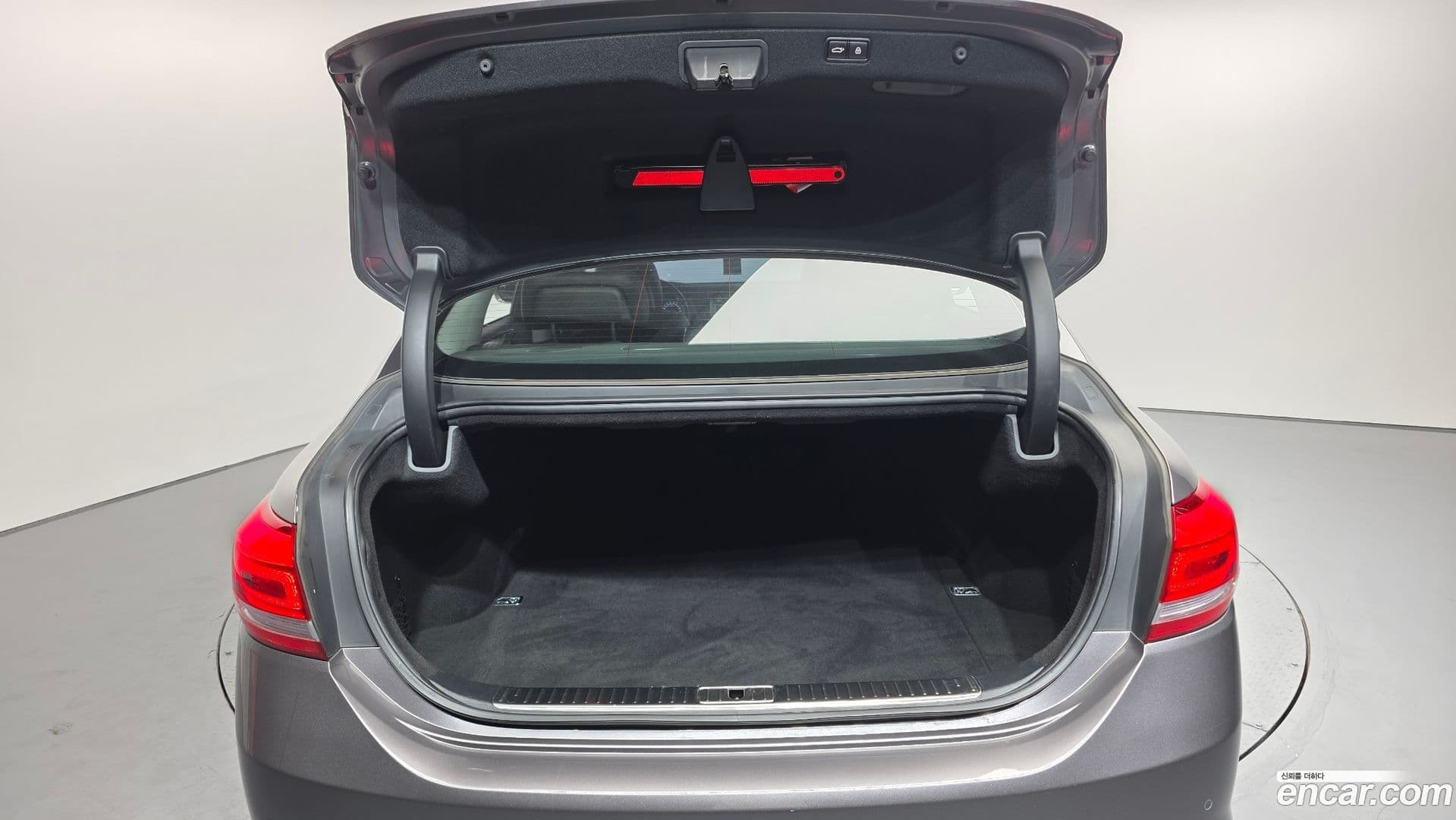 Main__Slider__Photo:K9 Kia 2014.5-19