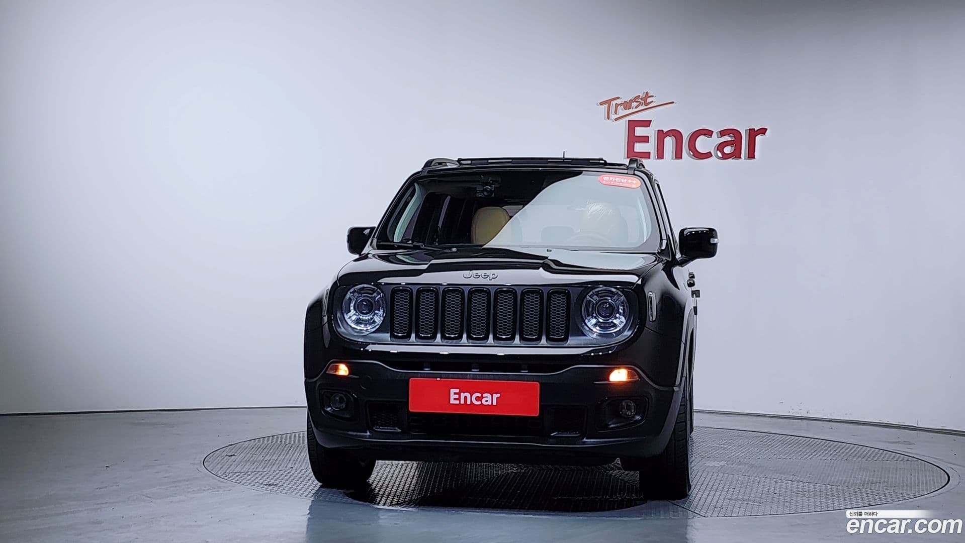 Main__Slider__Photo:Renegade Jeep 2018.11-2