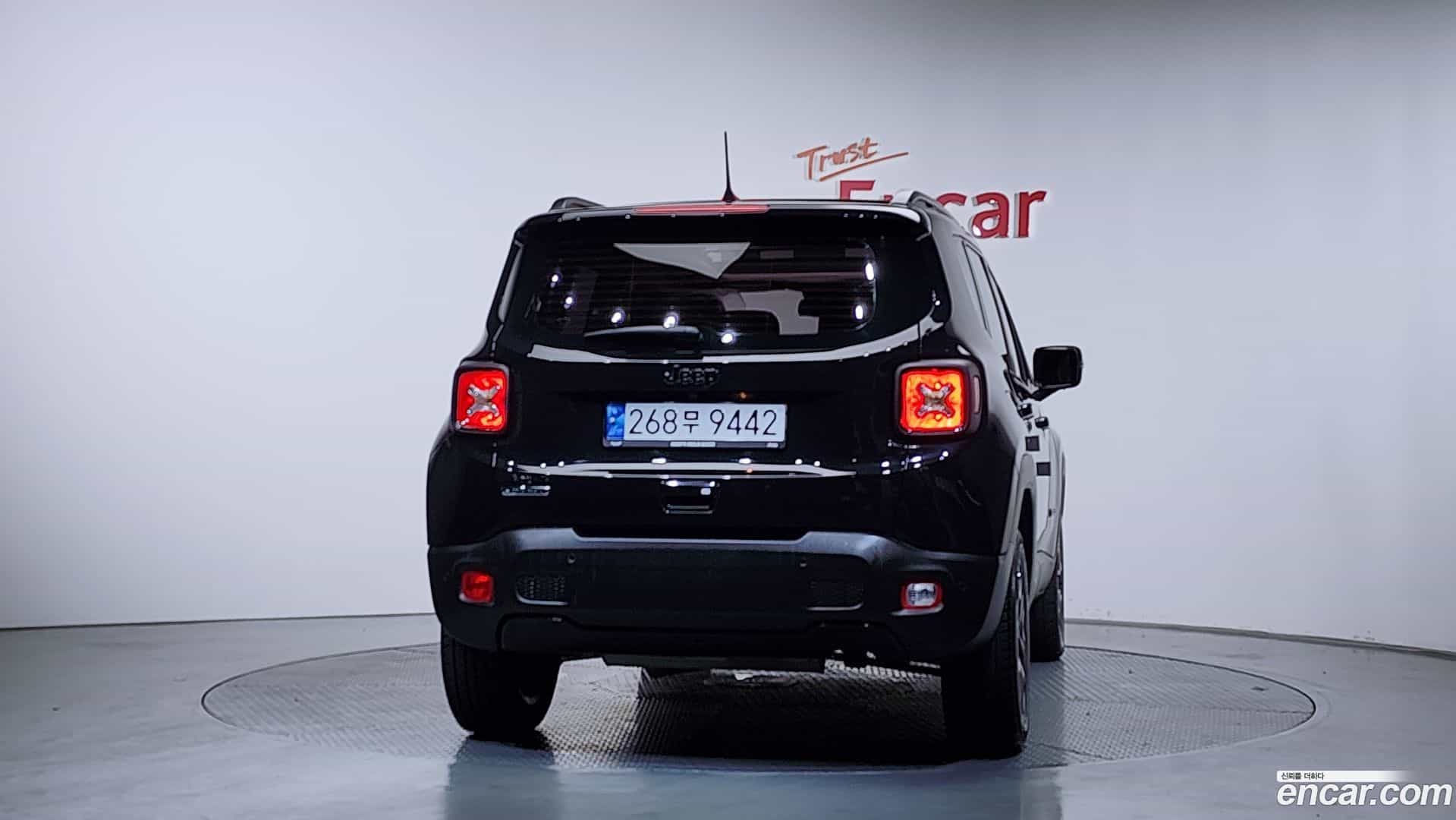 Renegade Jeep 2018.11-OUTER-004