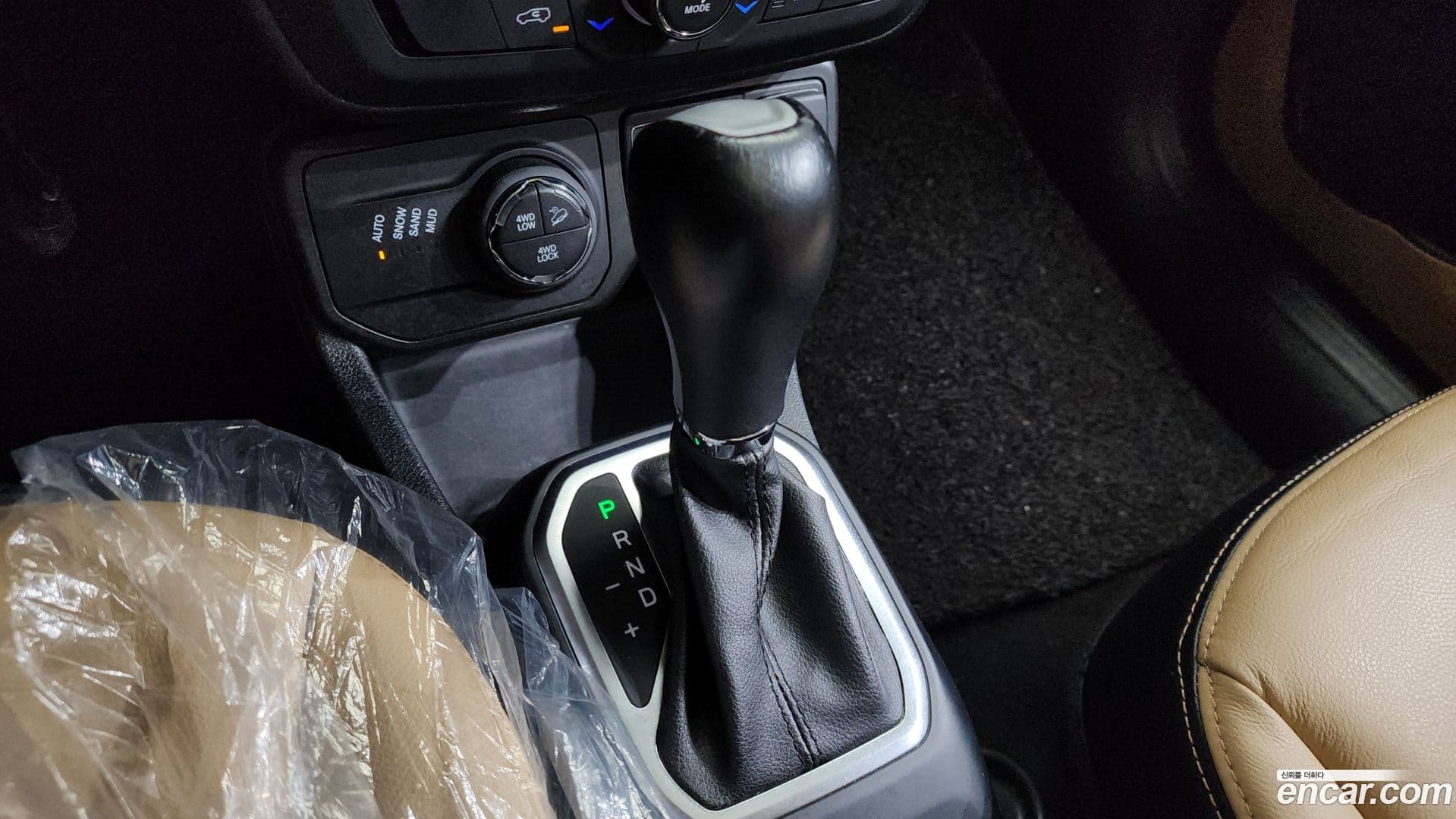 Main__Slider__Photo:Renegade Jeep 2018.11-8