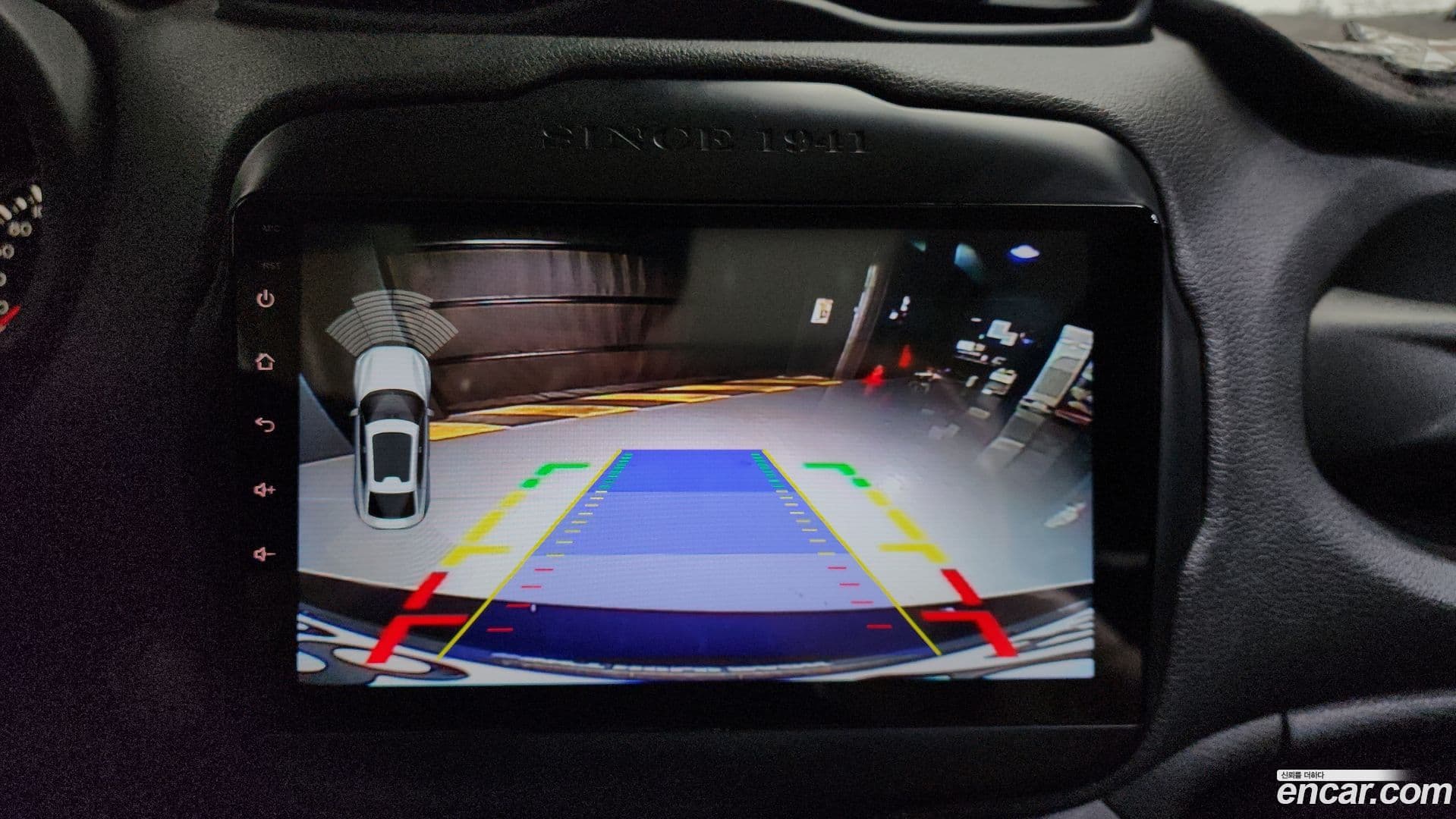 Main__Slider__Photo:Renegade Jeep 2018.11-15