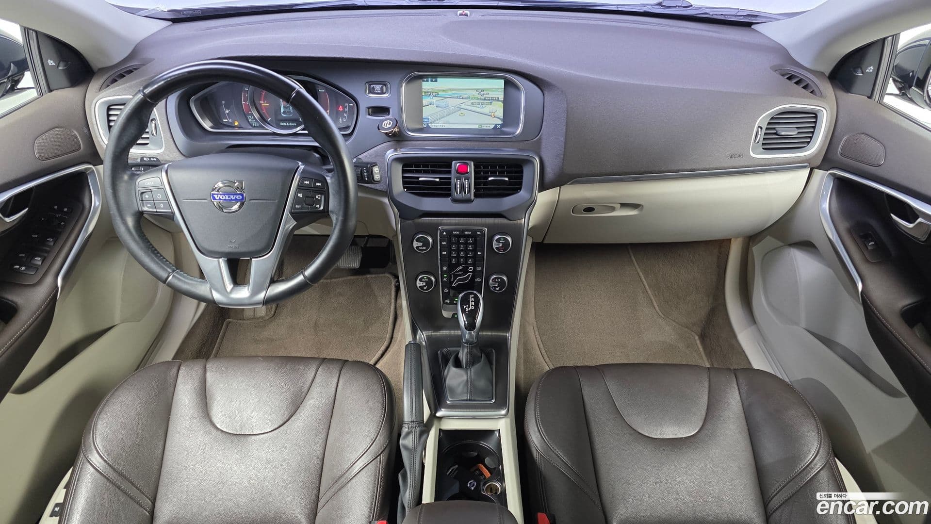 Main__Slider__Photo:V40 Volvo 2015.7-6