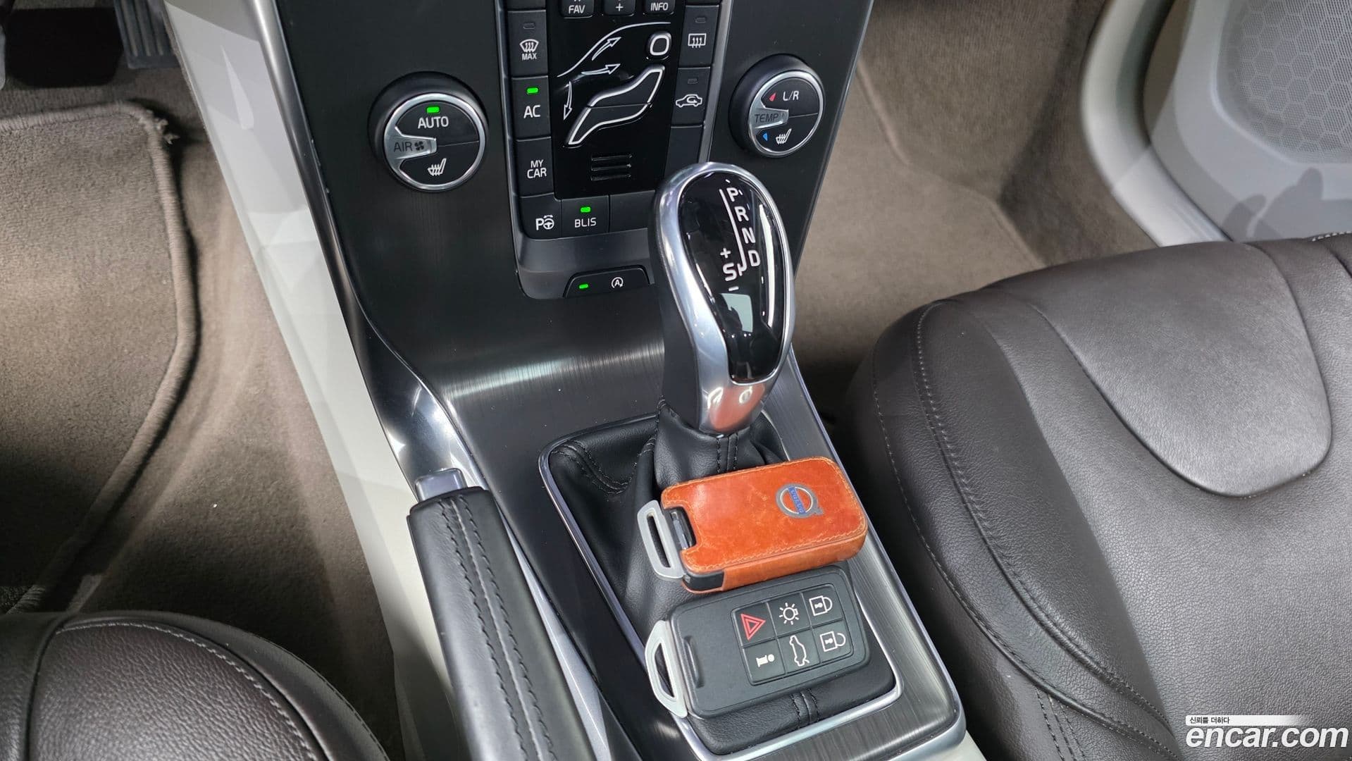 Main__Slider__Photo:V40 Volvo 2015.7-8