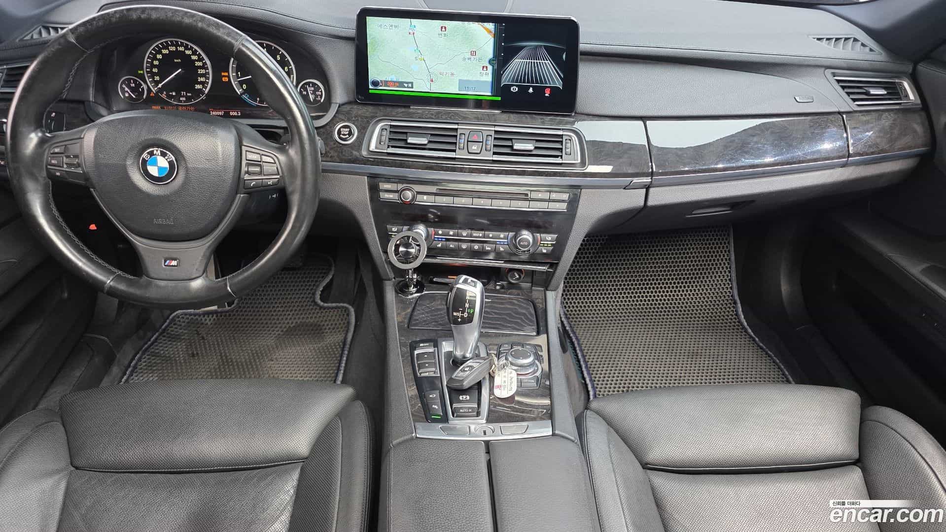 7-Series BMW 2011.1-INNER-007