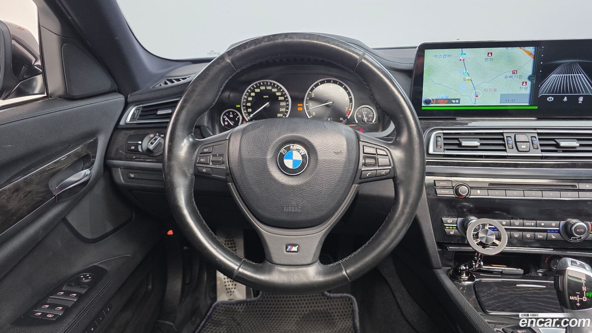 Main__Slider__Photo:7-Series BMW 2011.1-13