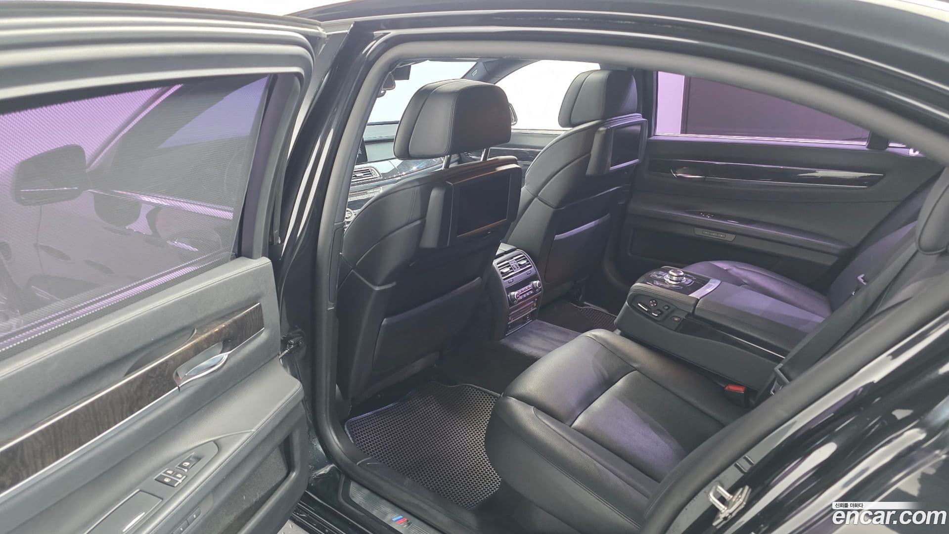 Main__Slider__Photo:7-Series BMW 2011.1-17