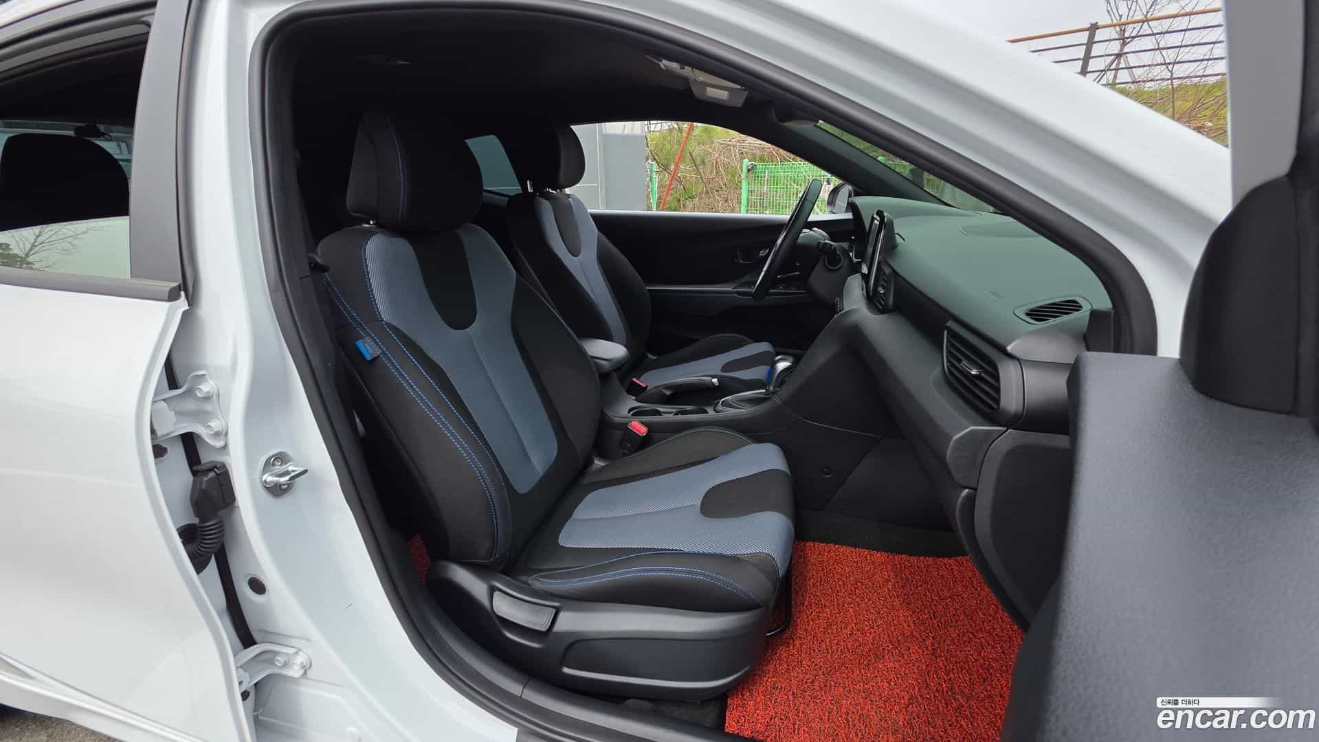 Veloster Hyundai 2020.7-INNER-010