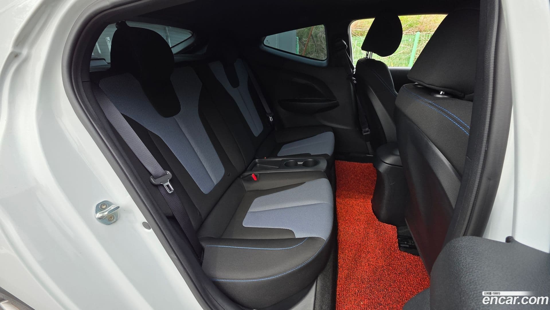 Main__Slider__Photo:Veloster Hyundai 2020.7-18