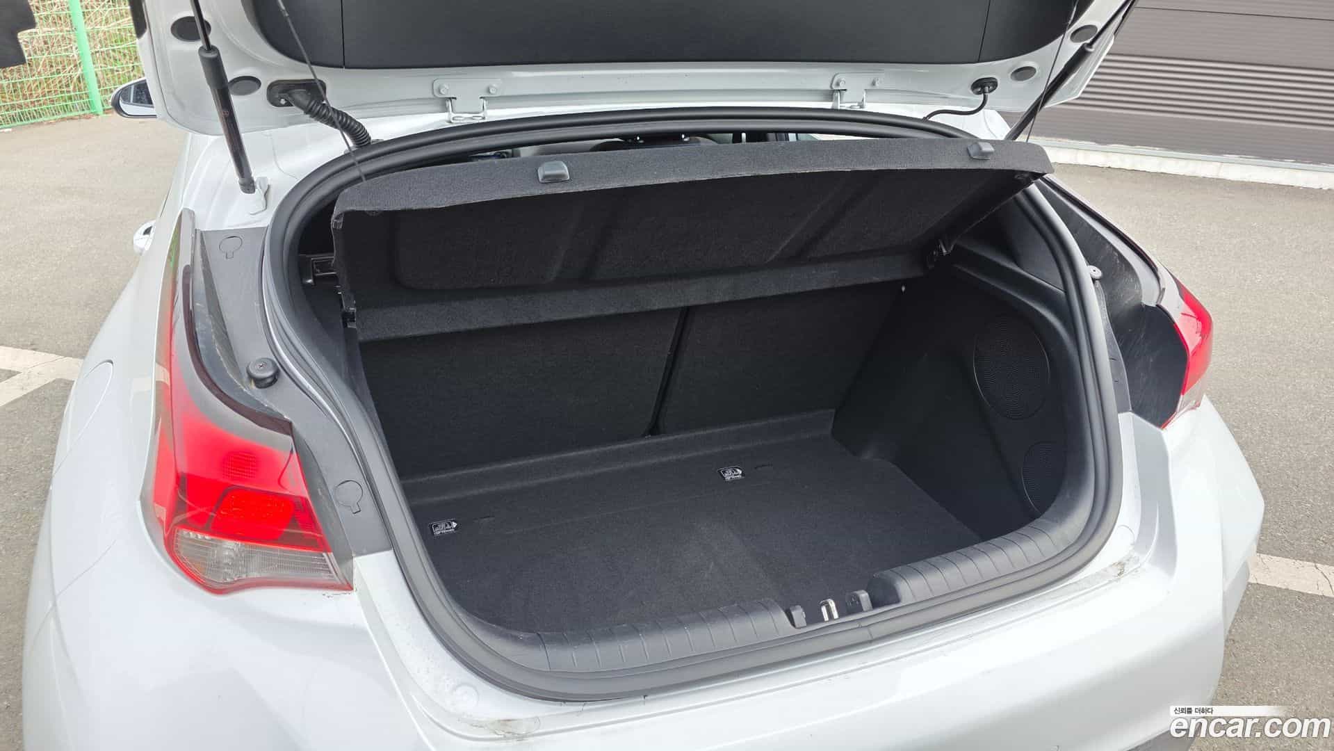 Veloster Hyundai 2020.7-OPTION-024