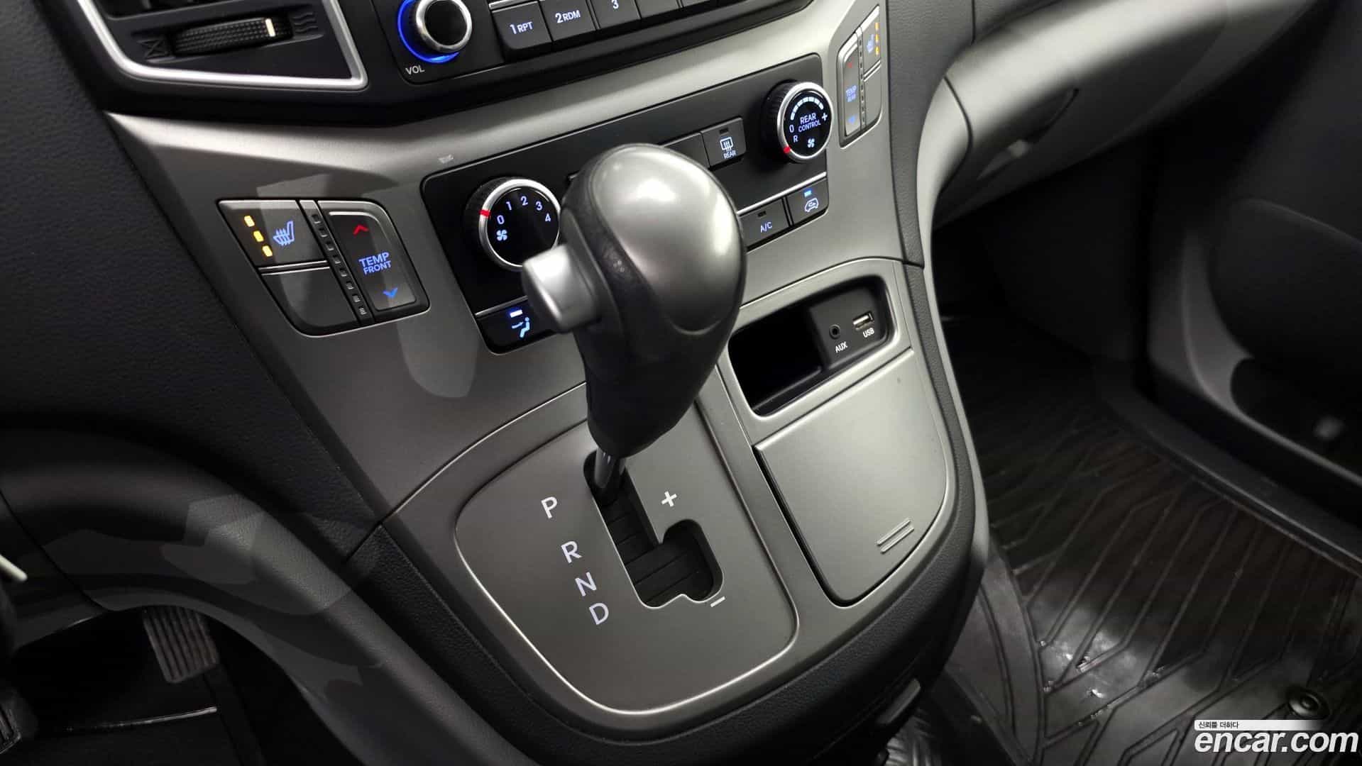 Starex Hyundai 2017.1-INNER-009