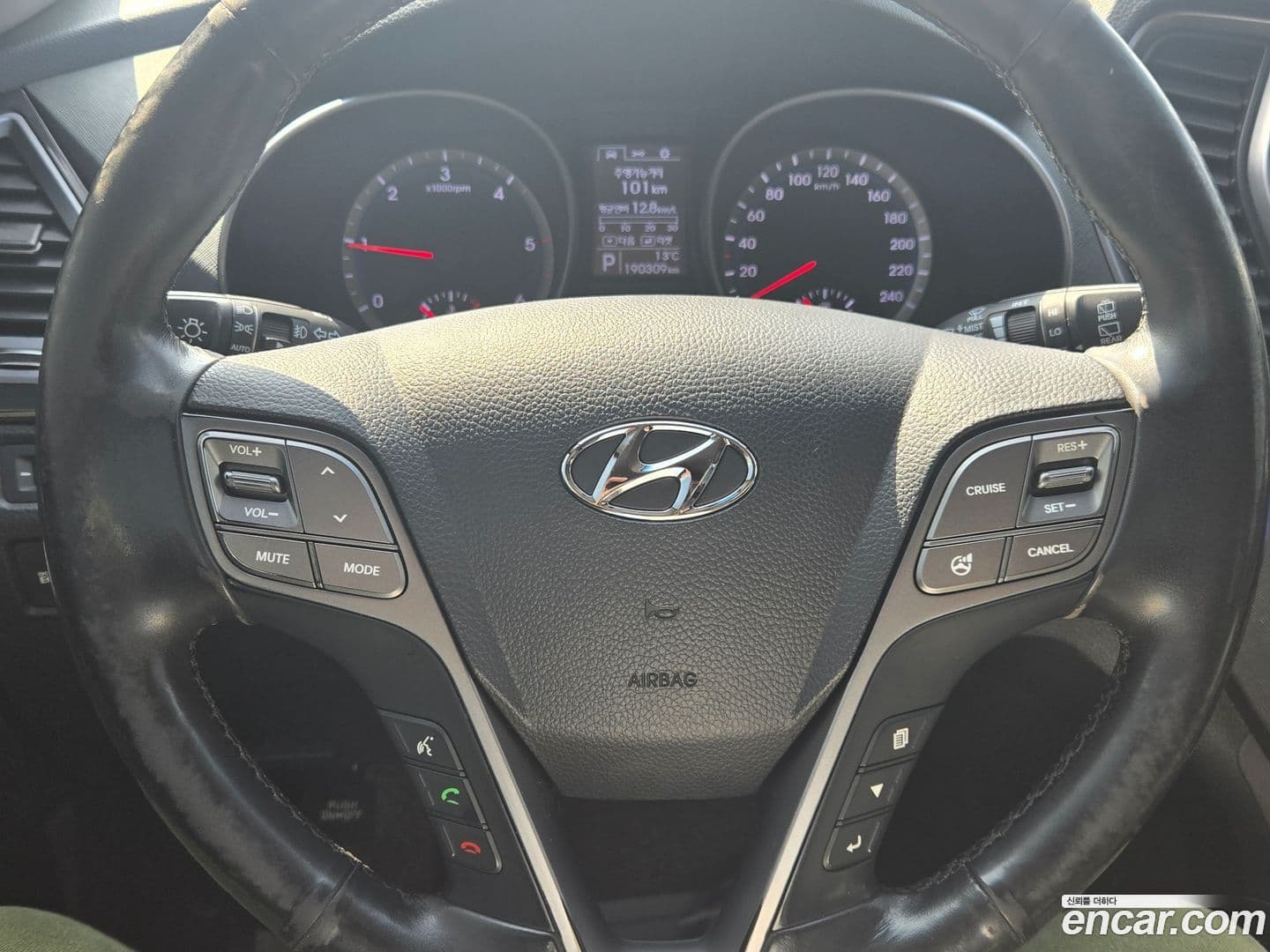 Main__Slider__Photo:Santafe Hyundai 2014.0-11