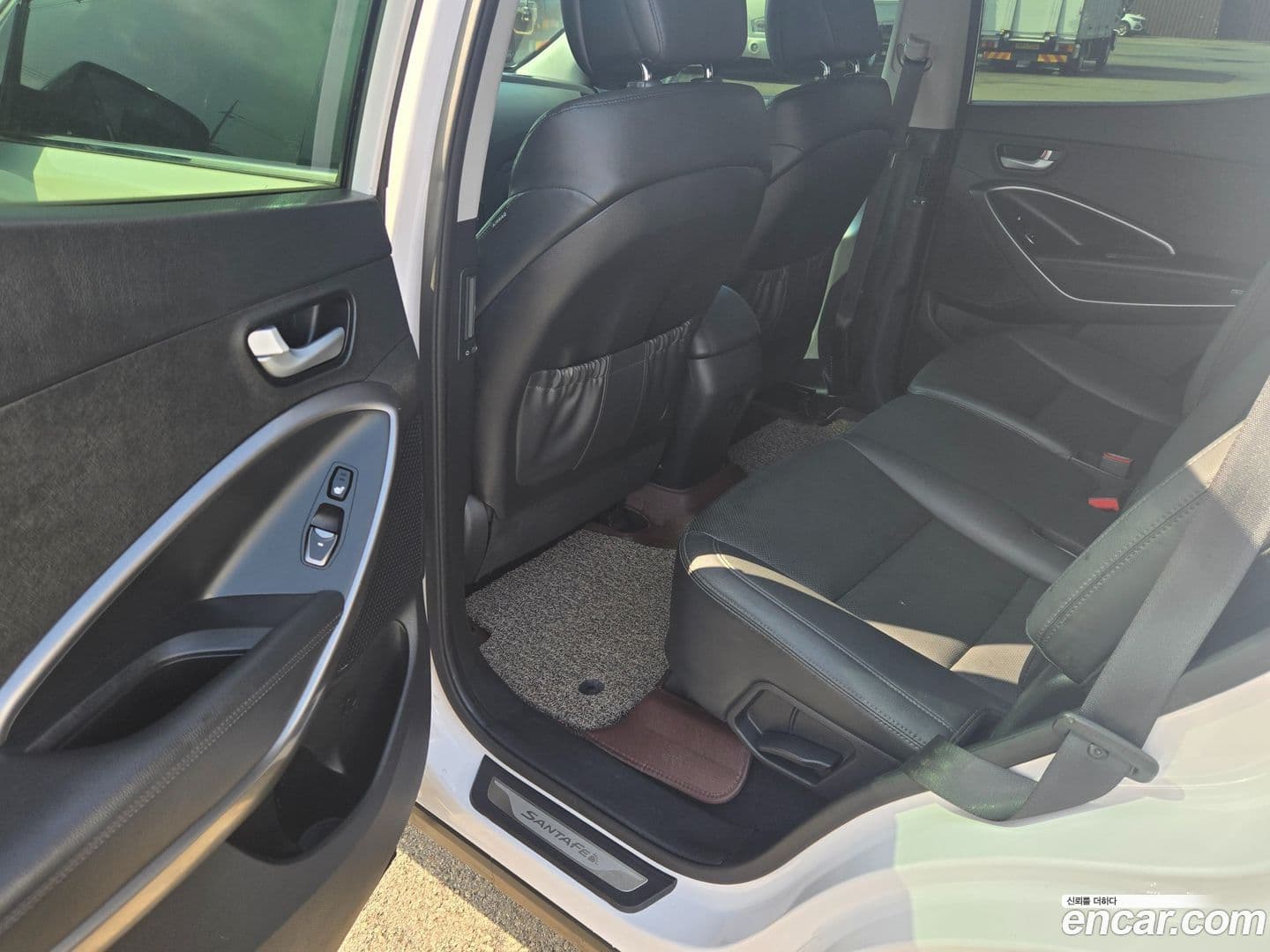 Main__Slider__Photo:Santafe Hyundai 2014.0-15