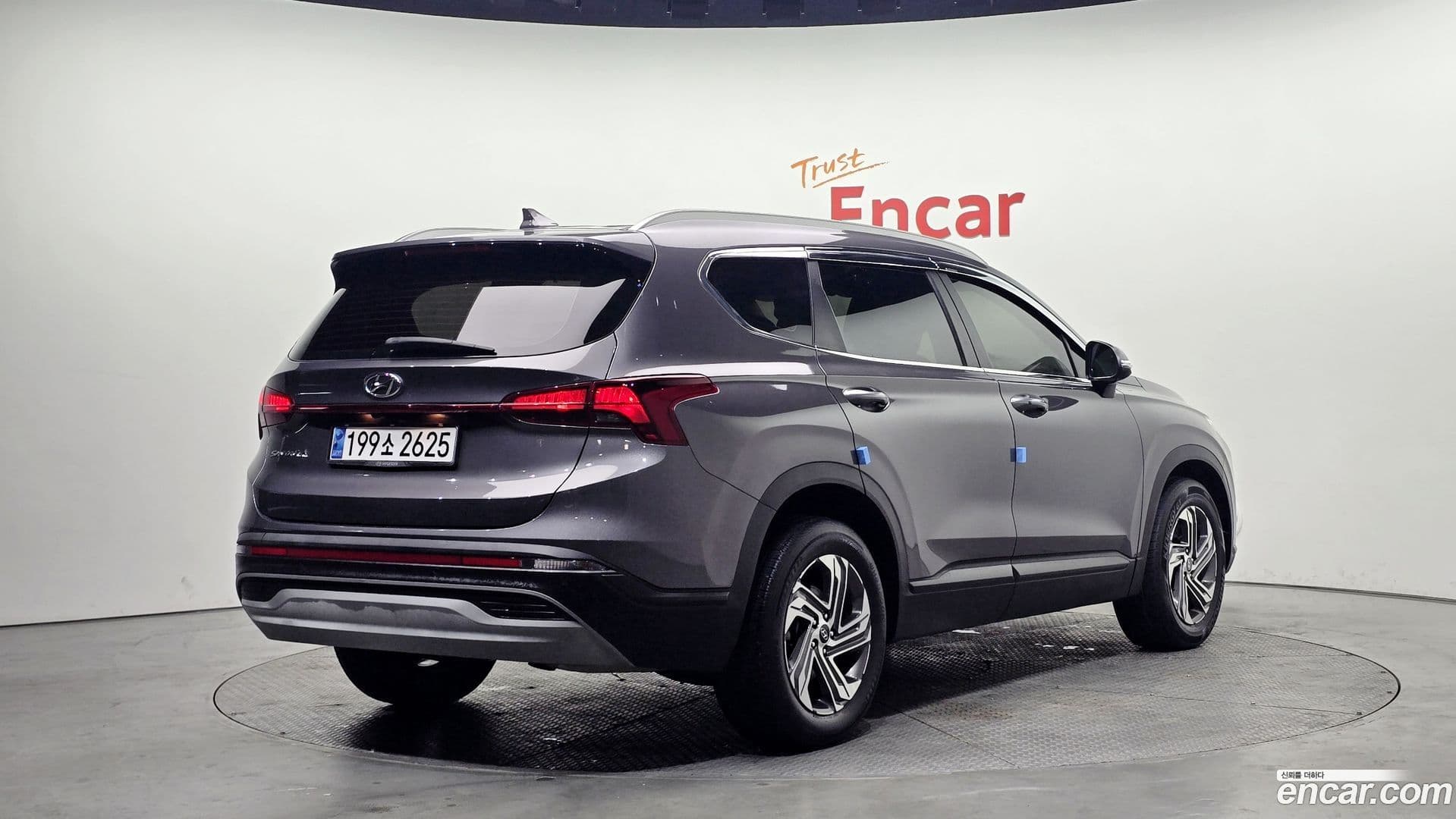 Main__Slider__Photo:Santafe Hyundai 2021.4-1