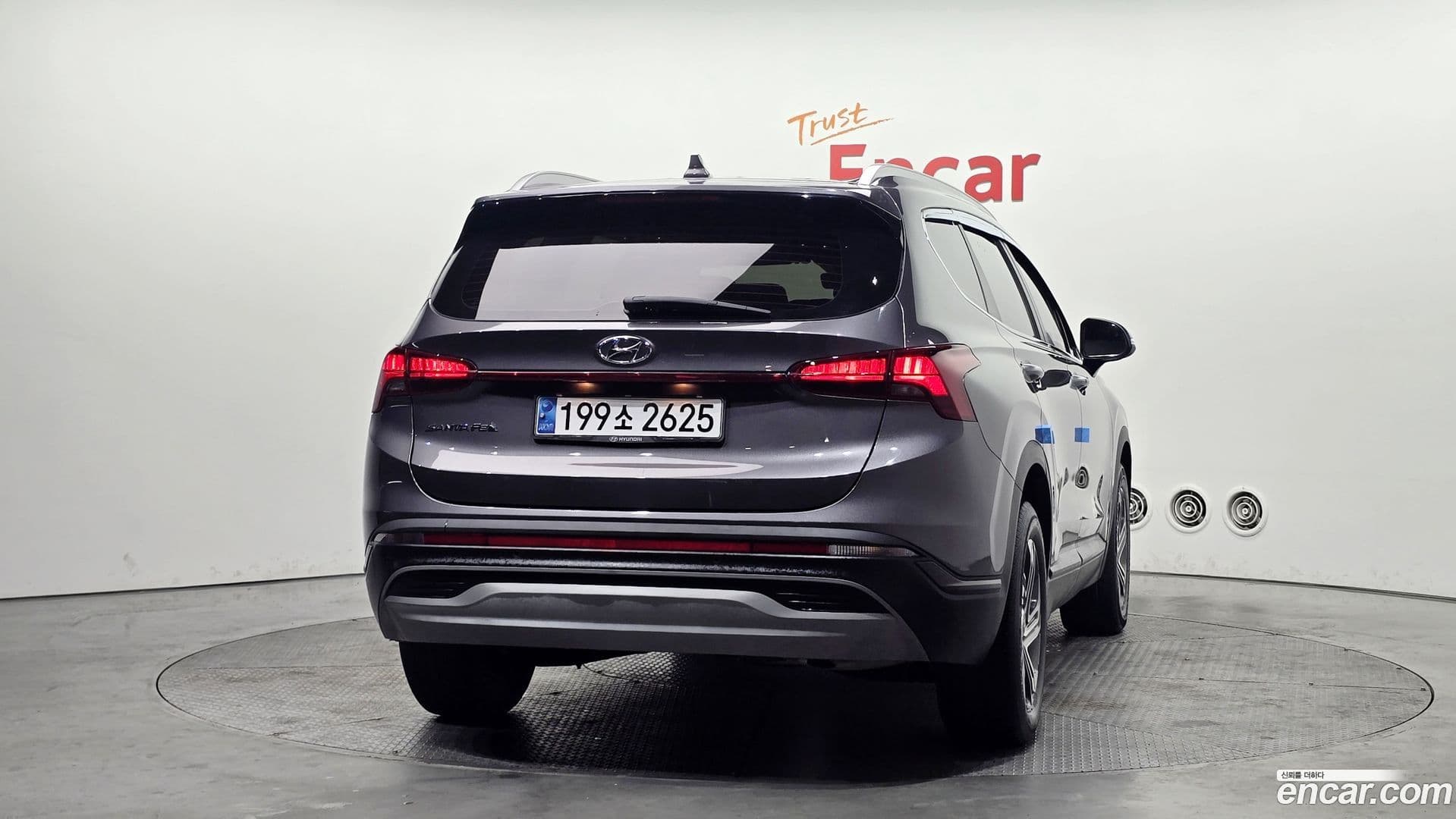 Main__Slider__Photo:Santafe Hyundai 2021.4-3