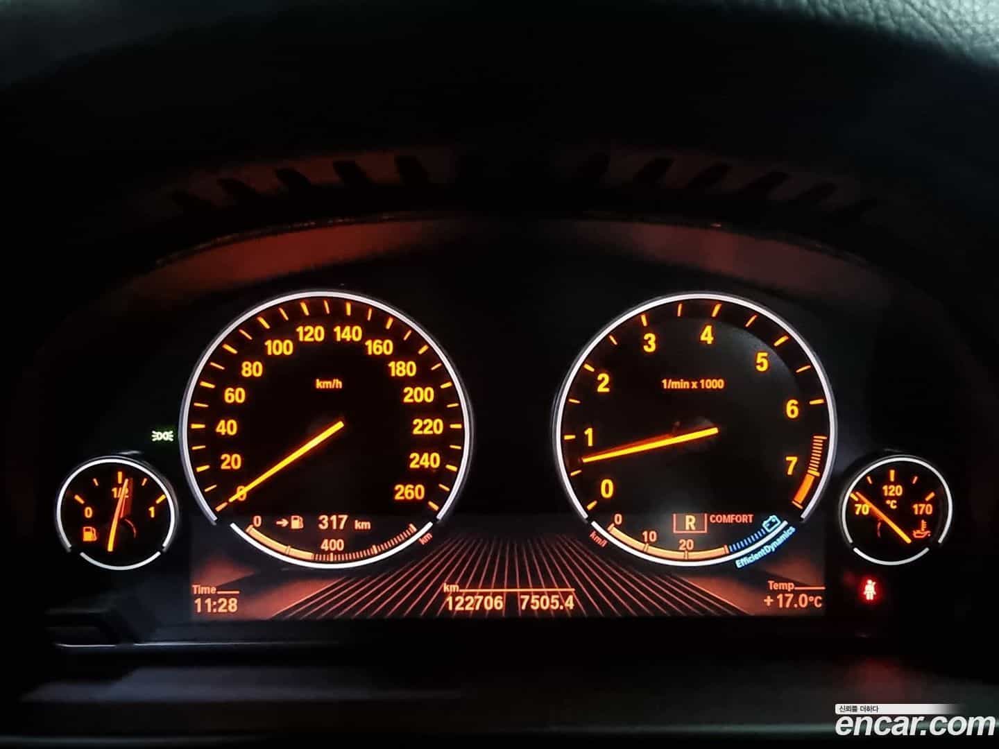 5-Series BMW 2011.3-INNER-008