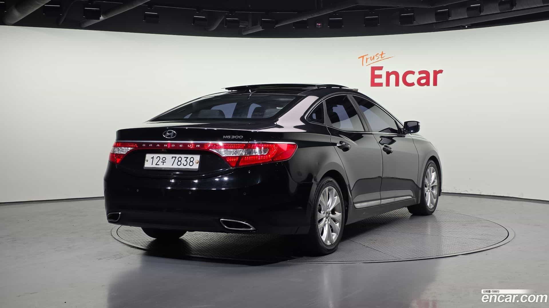 Grandeur Hyundai 2012.8-OUTER-002