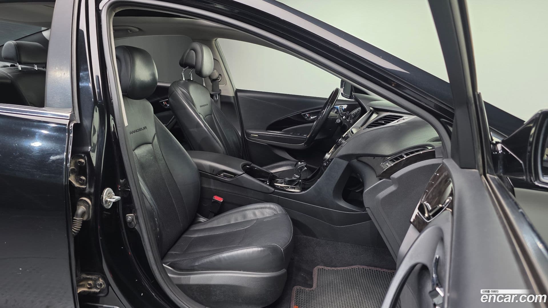 Main__Slider__Photo:Grandeur Hyundai 2012.8-9