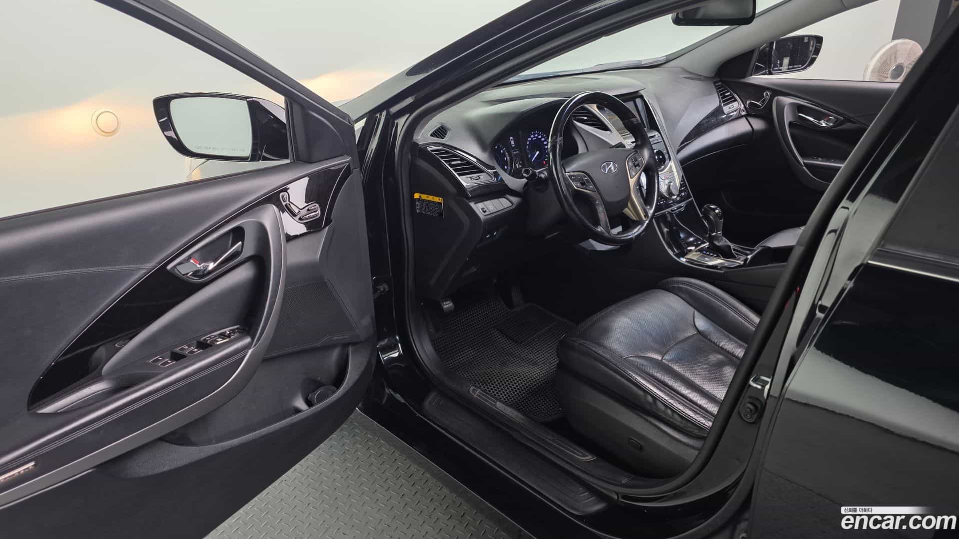 Grandeur Hyundai 2012.8-OPTION-015