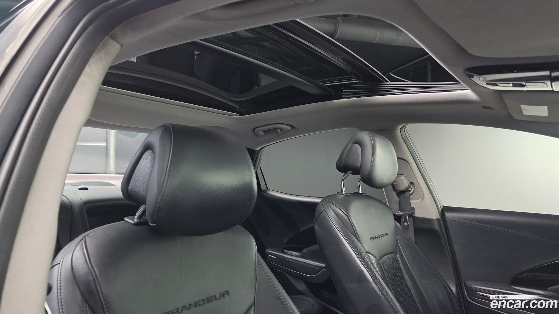 Main__Slider__Photo:Grandeur Hyundai 2012.8-17