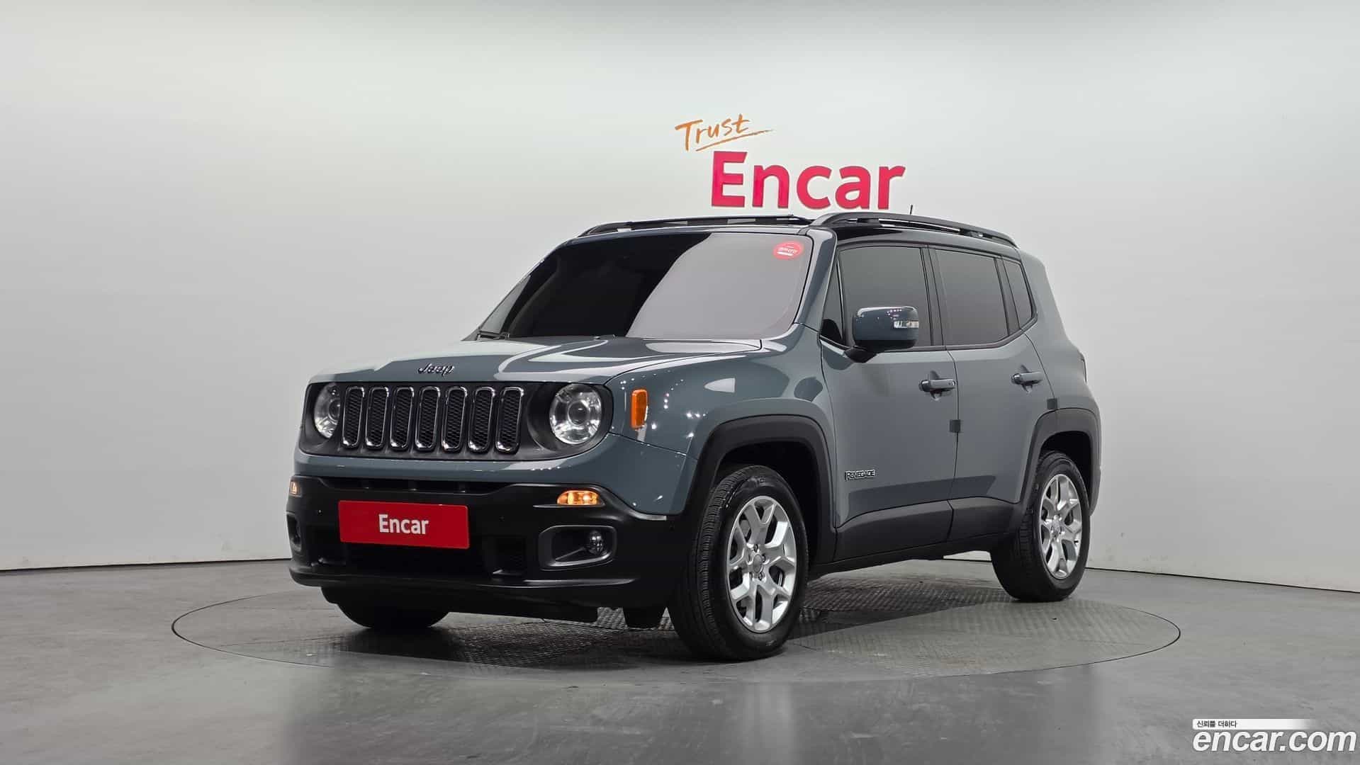 Renegade Jeep 2018.10-OUTER-001