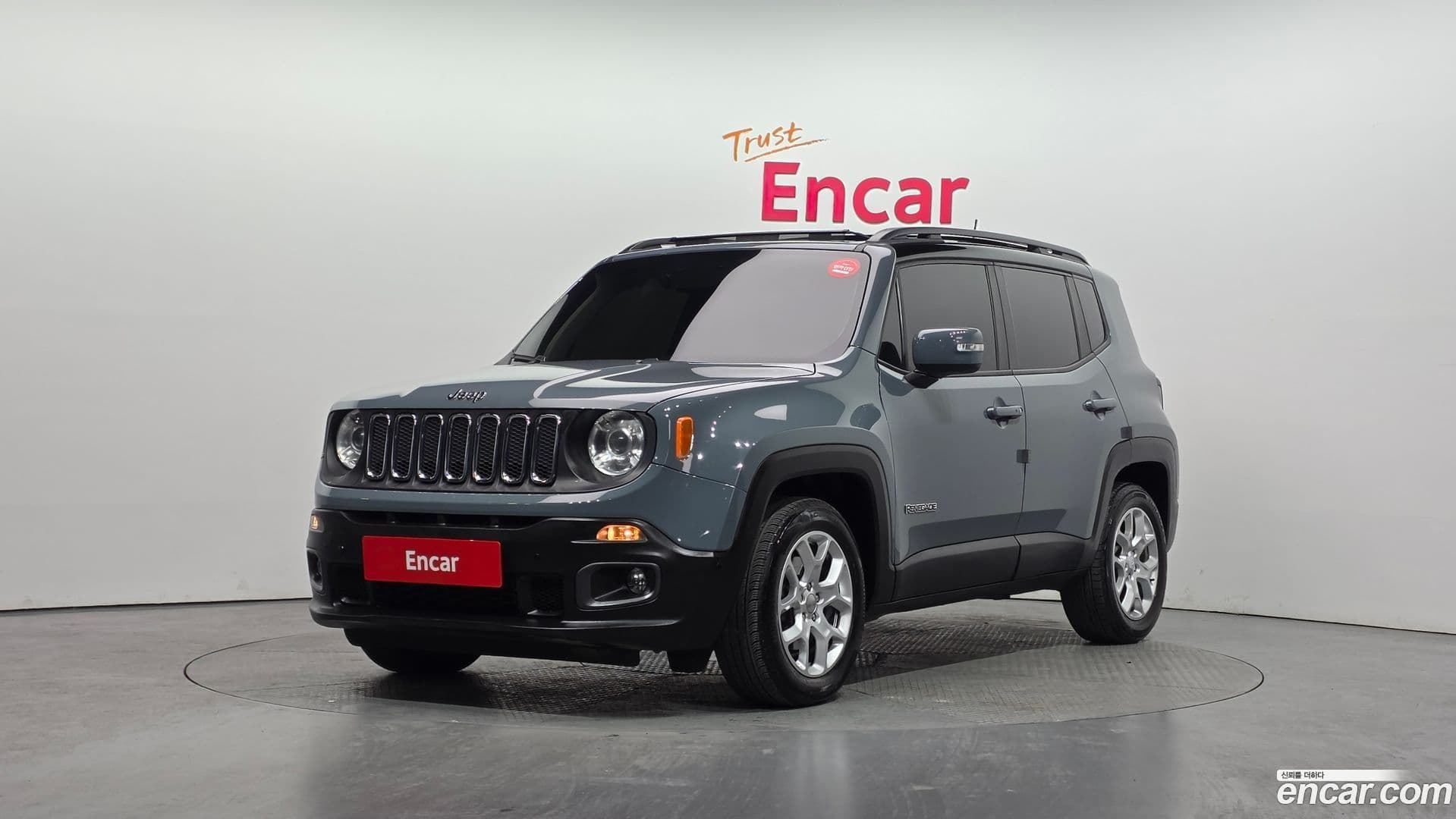 Main__Slider__Photo:Renegade Jeep 2018.10-0