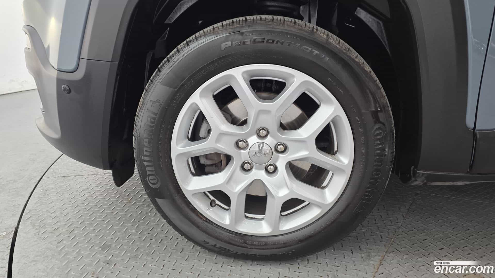 Renegade Jeep 2018.10-OUTER-005